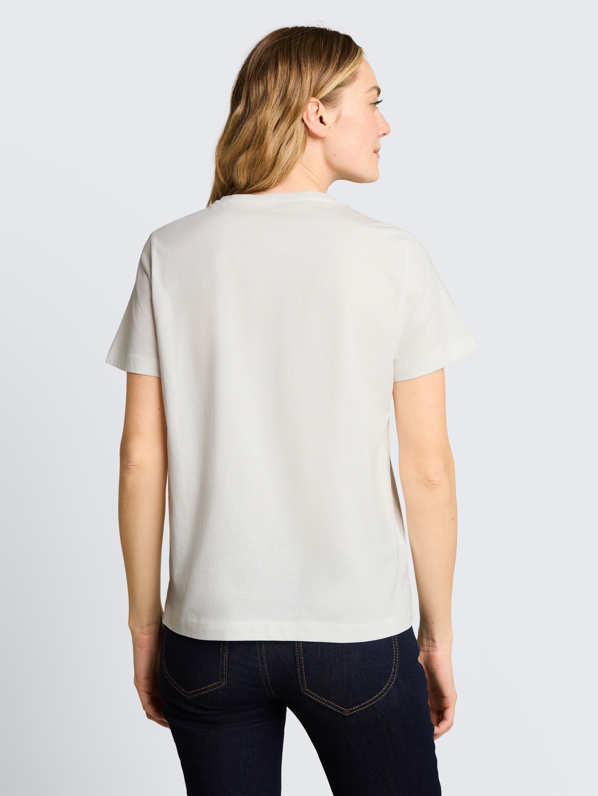 T-Shirt mit Print - Whisper White - Auschnitt Model-Rückansicht