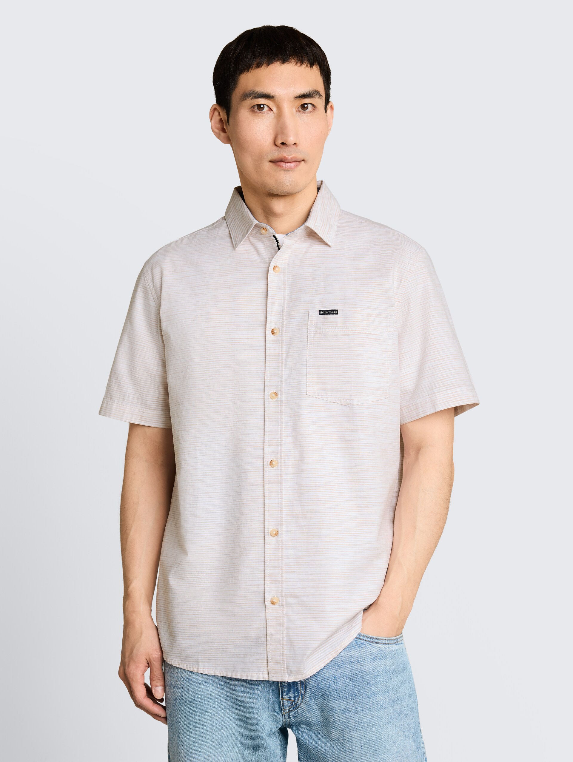 Regular fit katoenen overhemd met korte mouwen - beige irregular structure - Nek model vooraanzicht