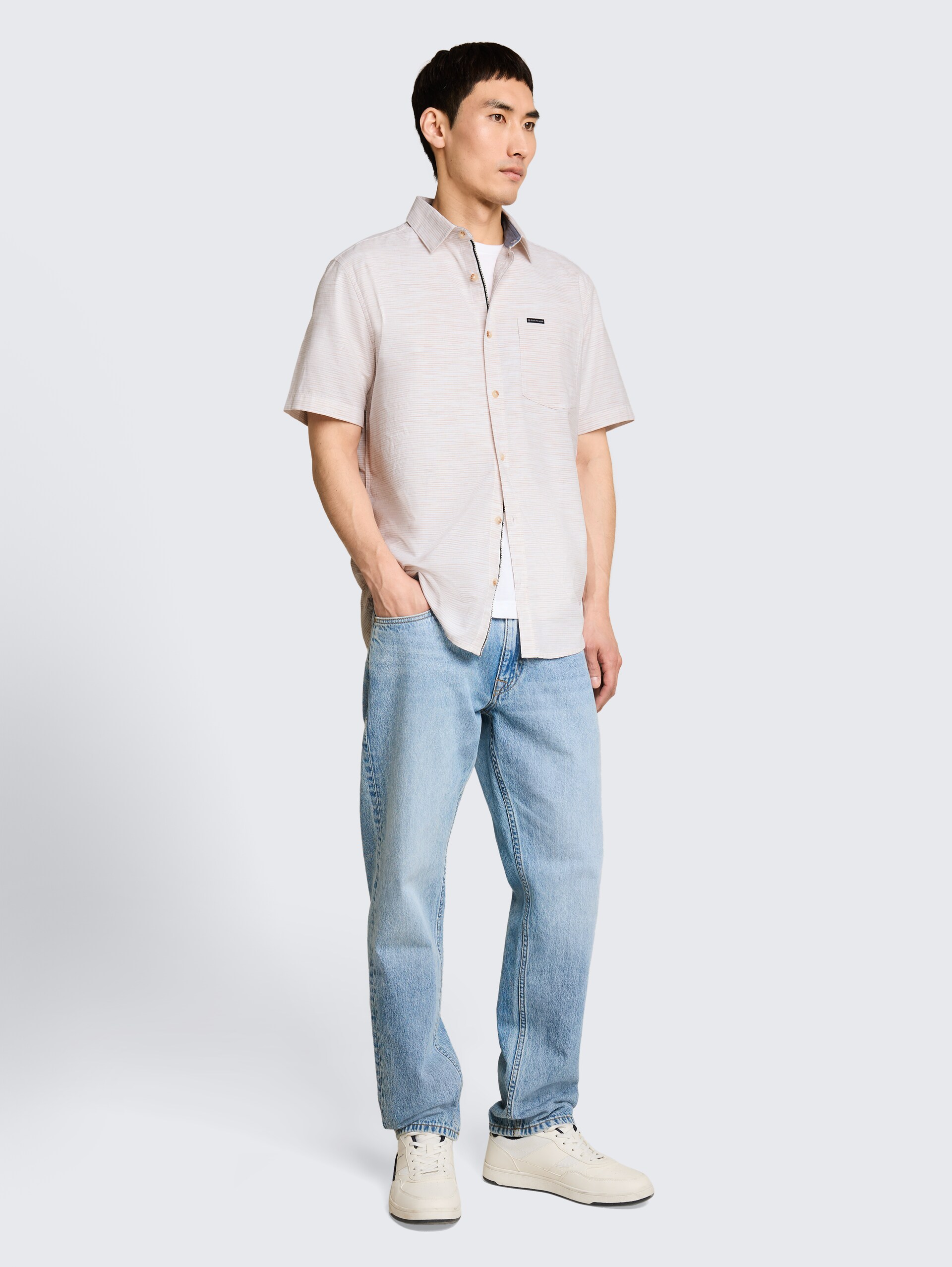 Regular fit katoenen overhemd met korte mouwen - beige irregular structure - Model vooraanzicht