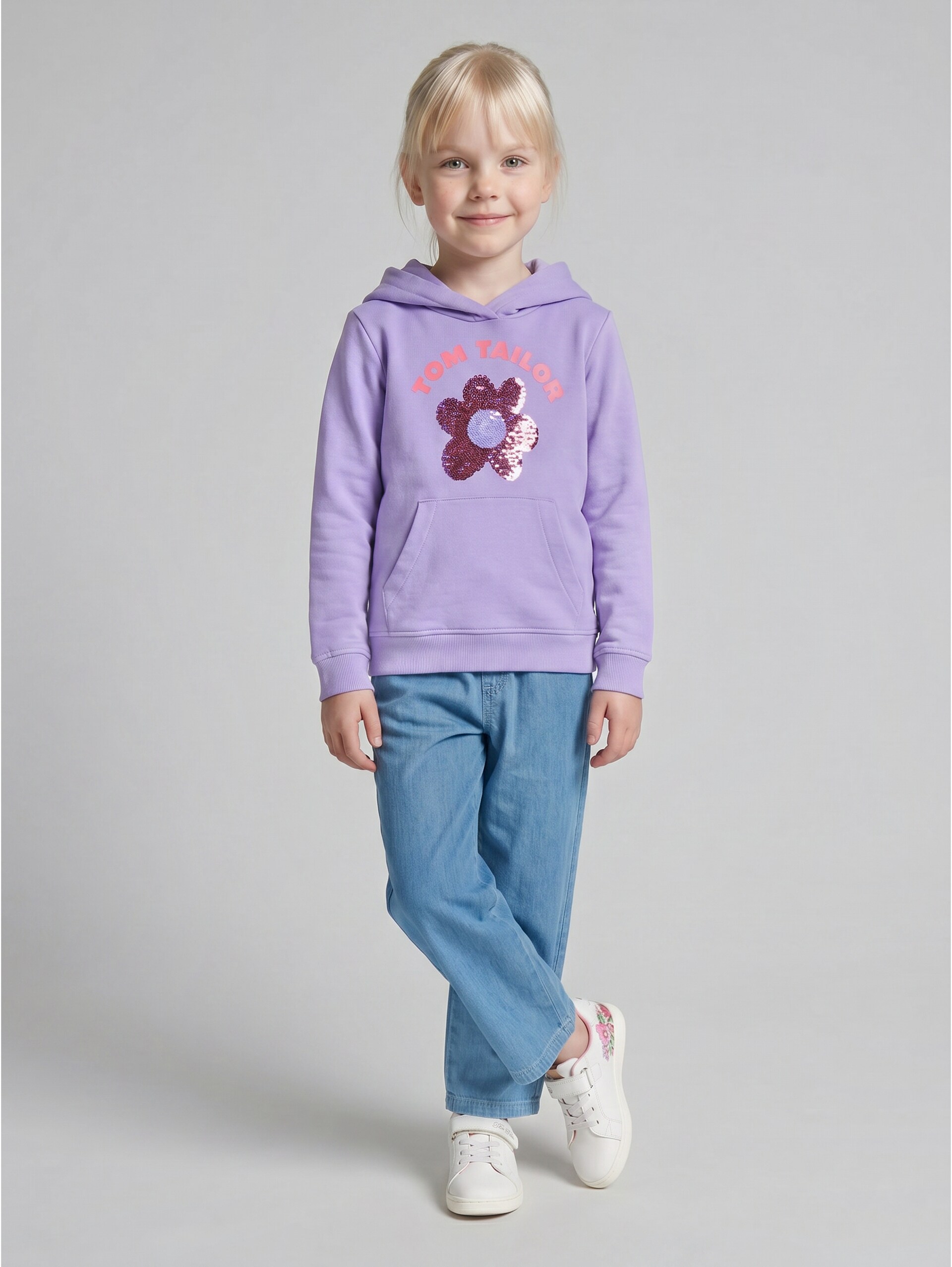 Hoodie Sweatshirt mit Wendepailletten - sweet purple - Model-Vorderansicht