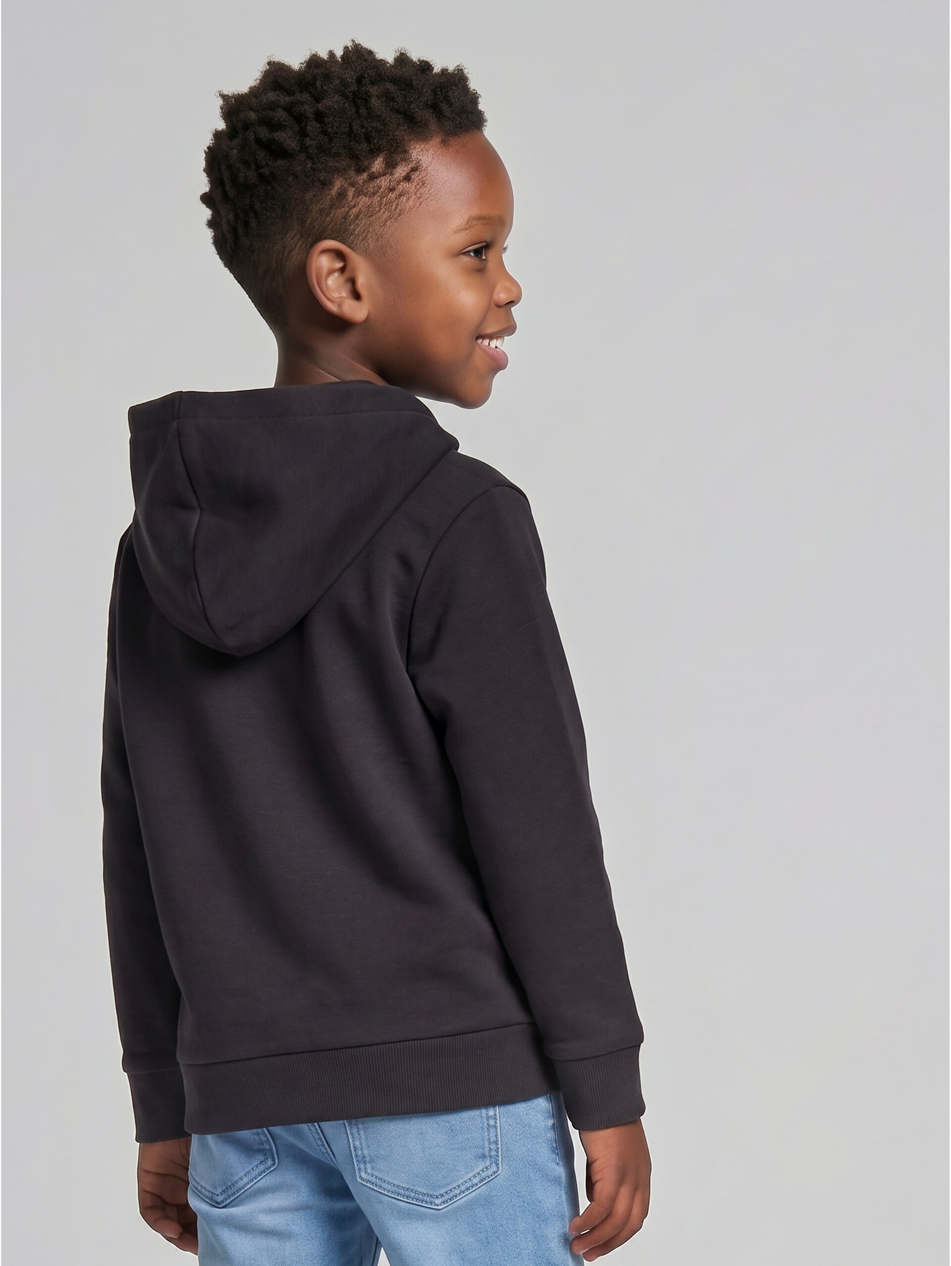 Hoodie Sweatshirt mit Logo-Print - coal grey - Auschnitt Model-Rückansicht