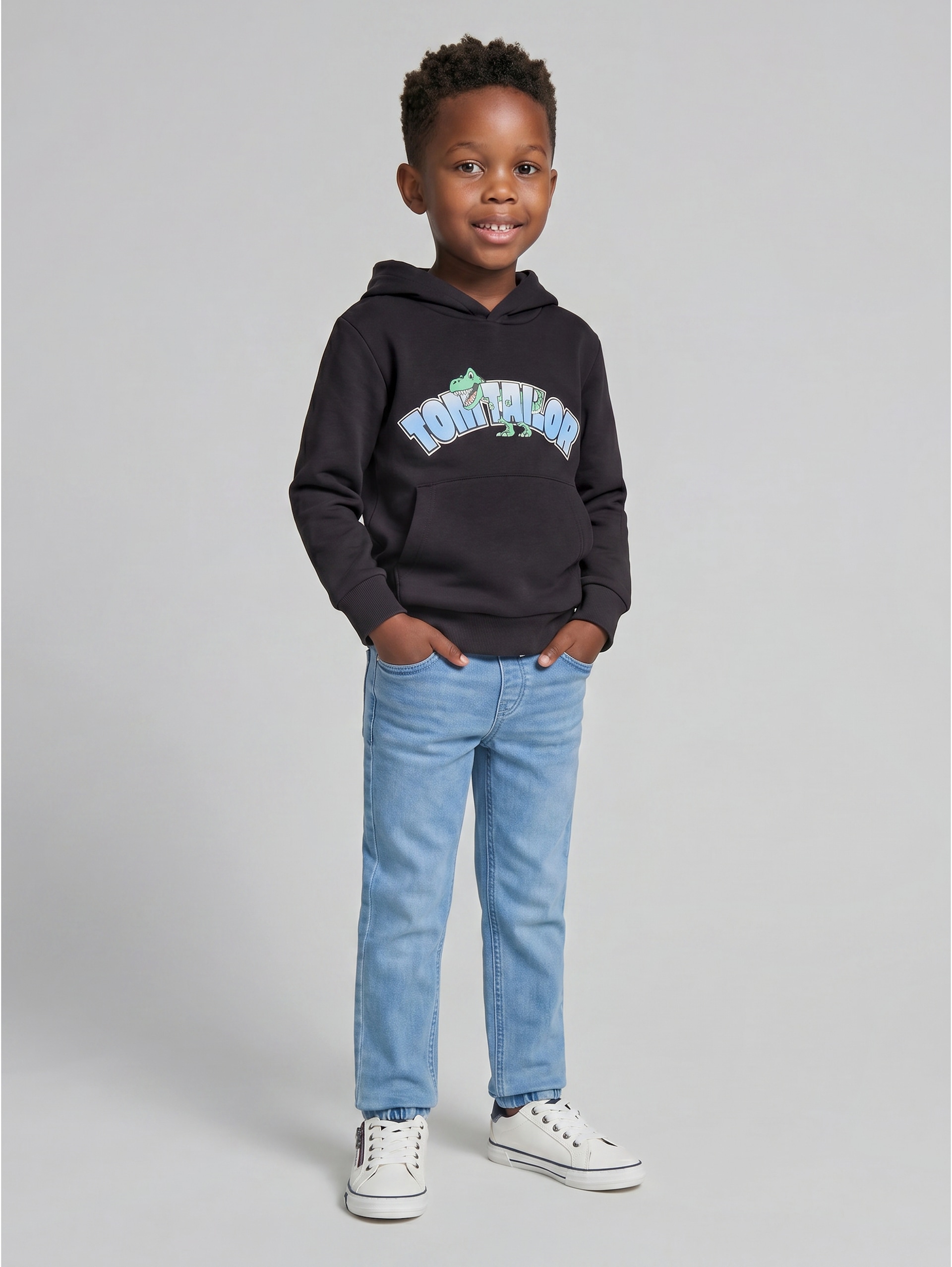 Hoodie Sweatshirt mit Logo-Print - coal grey - Model-Vorderansicht