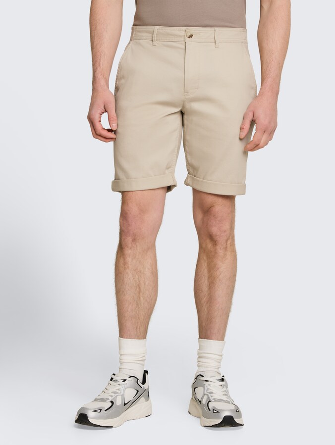 Regular chino shorts by Men, light cashew beige