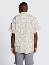 Plus Size - Chemise à manches courtes à motifs - off white irregular design - Découpe Vue arrière du modèle