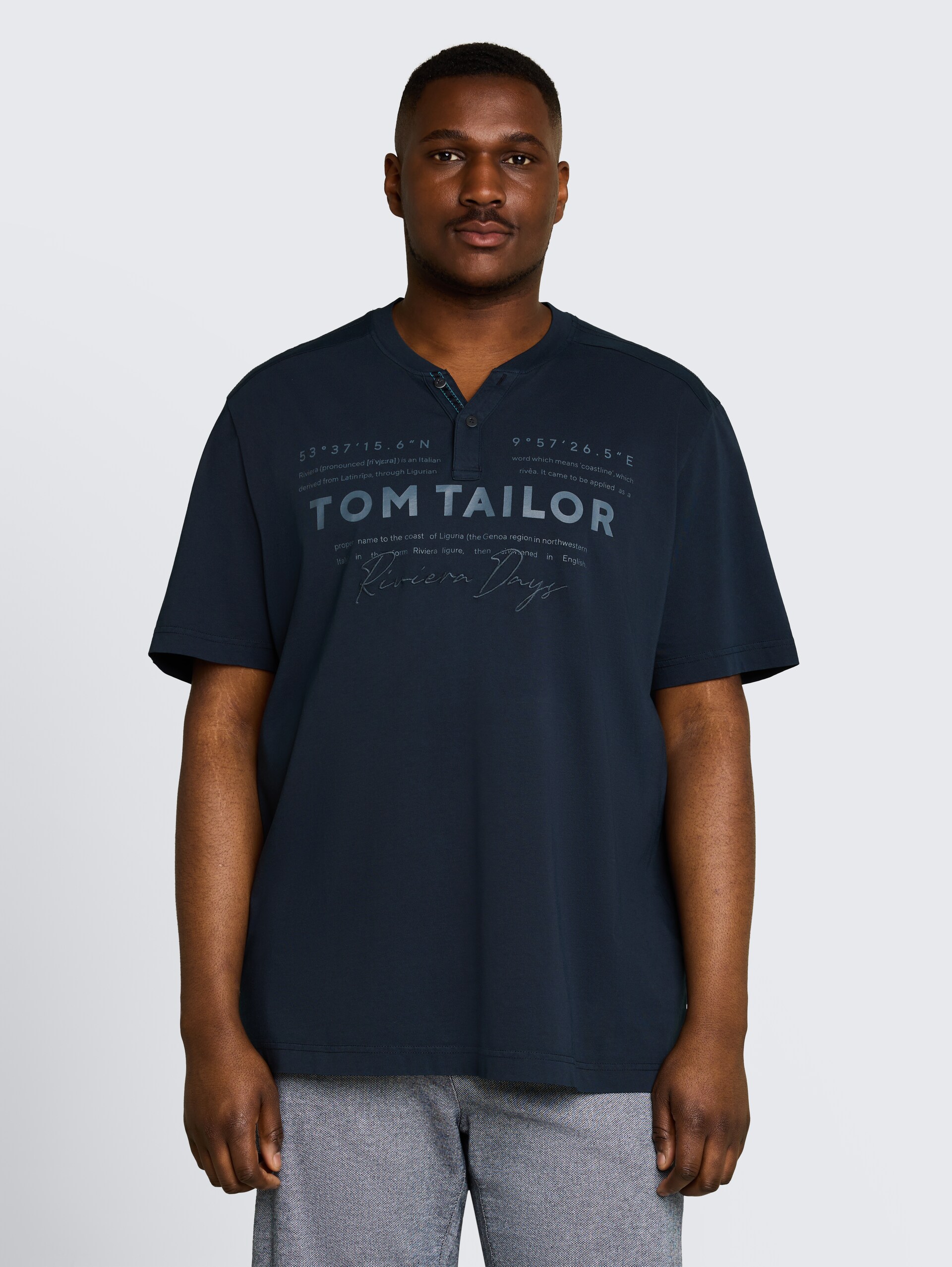 Plus Size - Henley T-Shirt im Used-Look - sky captain blue - Ausschnitt Model-Vorderansicht