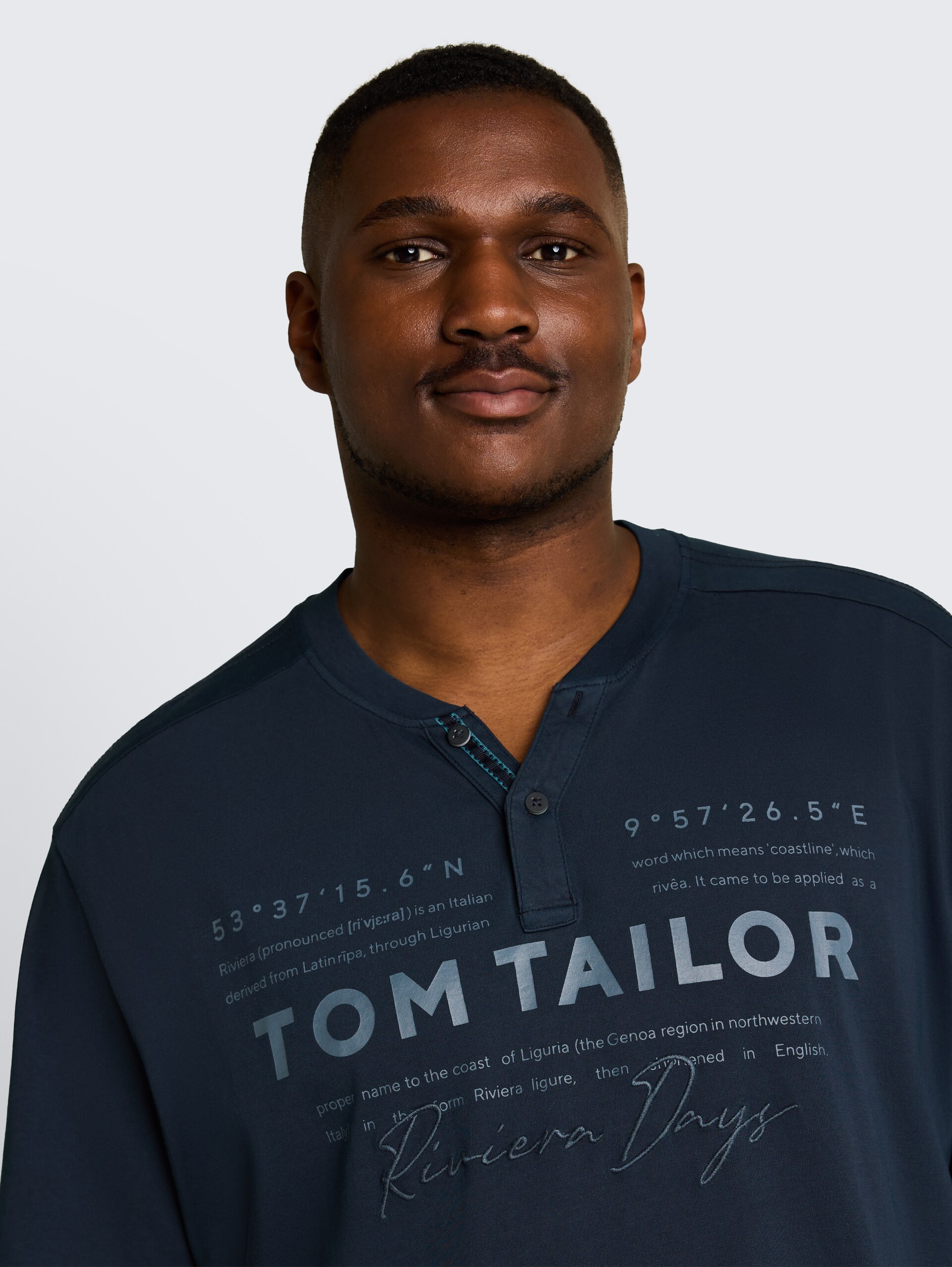 Plus Size - Henley T-Shirt im Used-Look - sky captain blue - Detail-Model-Ansicht