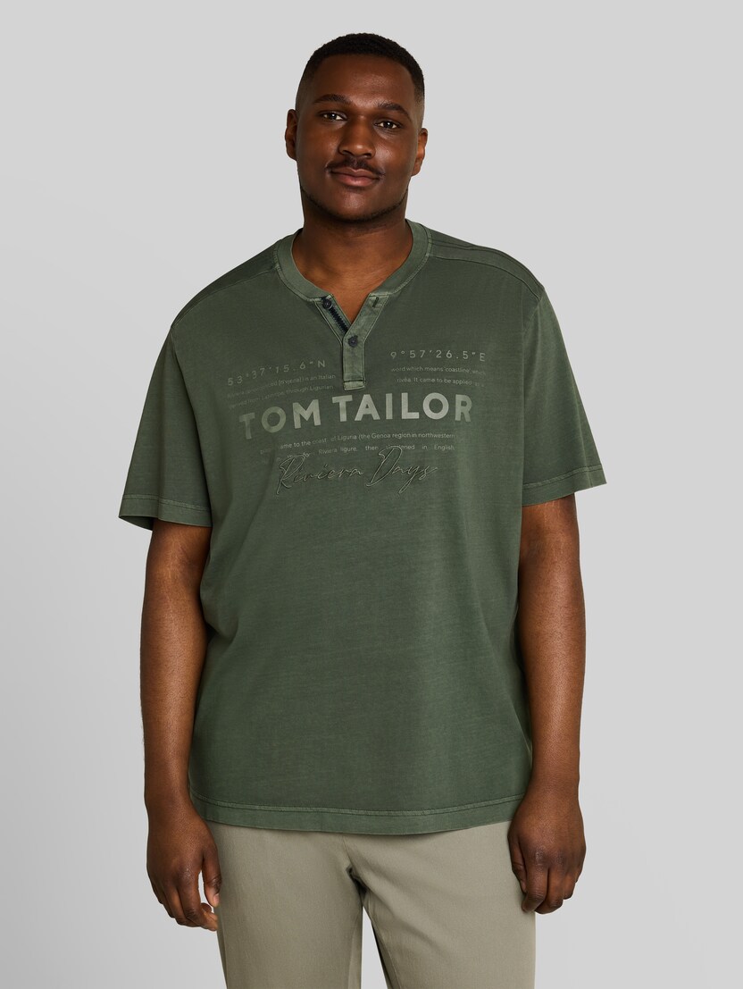 Plus Size - Henley T-Shirt im Used-Look von Men Plus Size, deep leaf green
