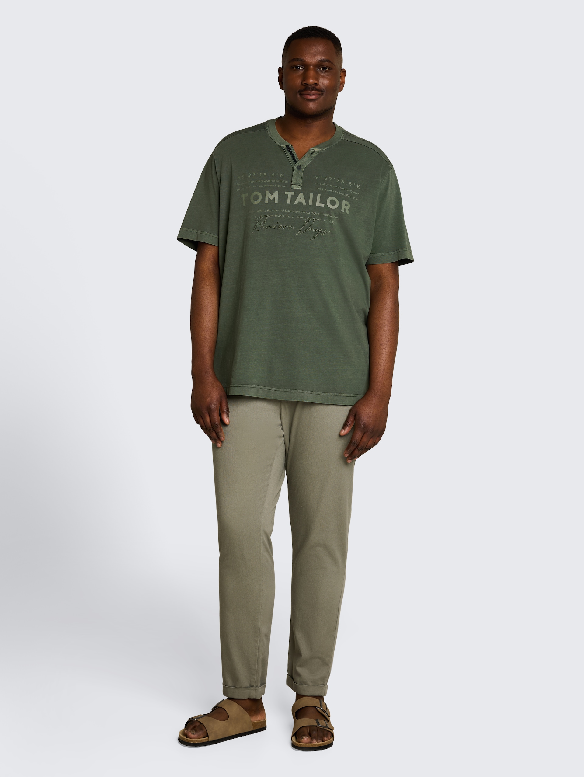 Plus Size - Henley T-Shirt im Used-Look - deep leaf green - Model-Vorderansicht