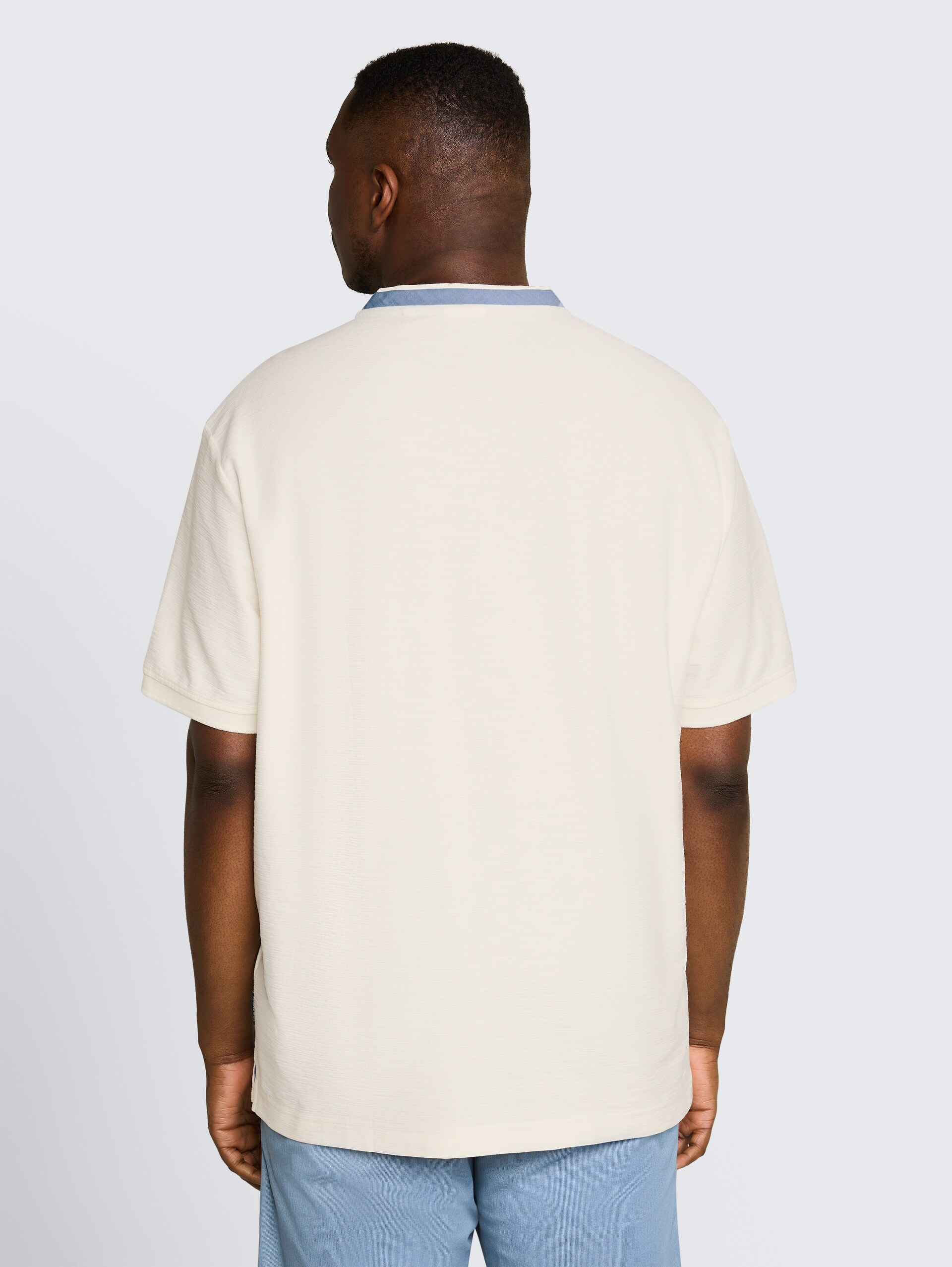 Plus Size - Poloshirt mit Stehkragen - Gardenia White