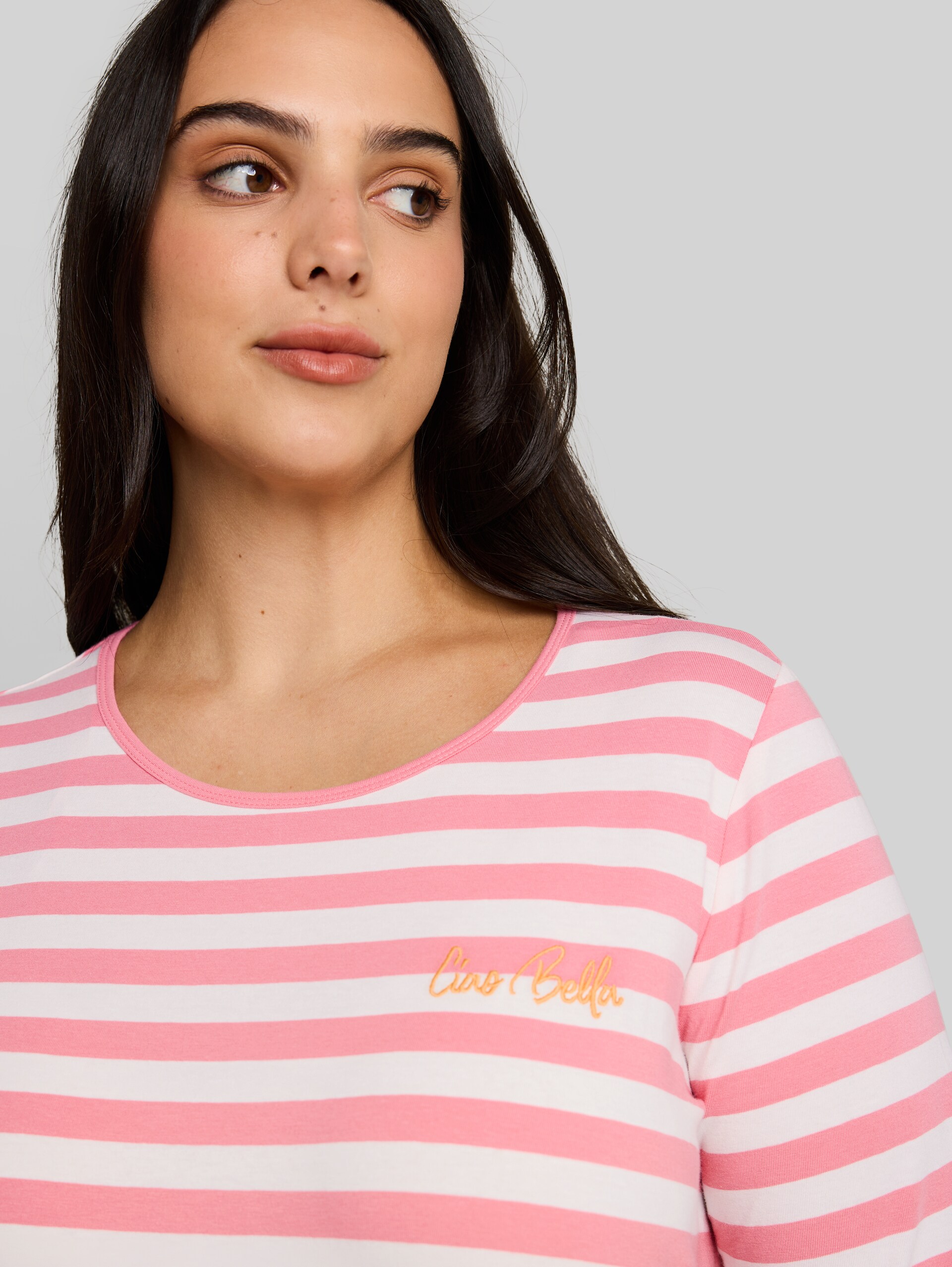 Plus Size - T-shirt brodé - pink white stripe - Vue détaillée du modèle