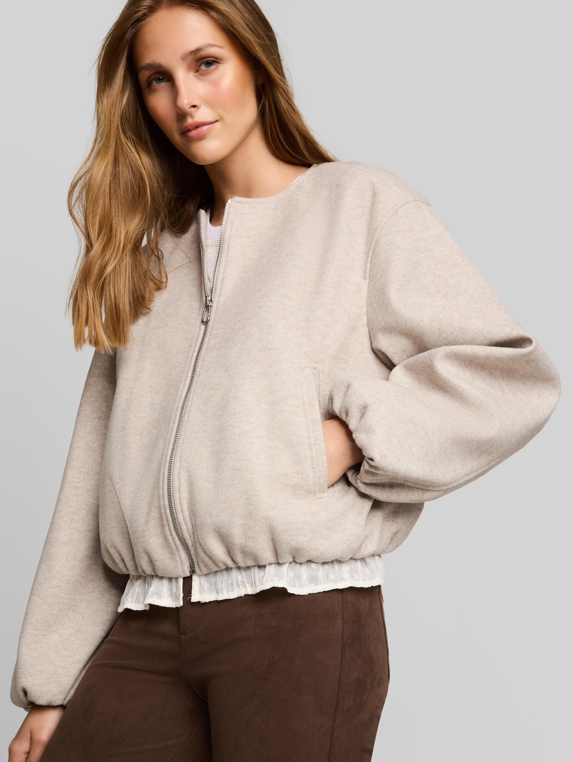 Blouson Jacke in Melange-Optik - atmosphere beige melange - Detail-Model-Ansicht