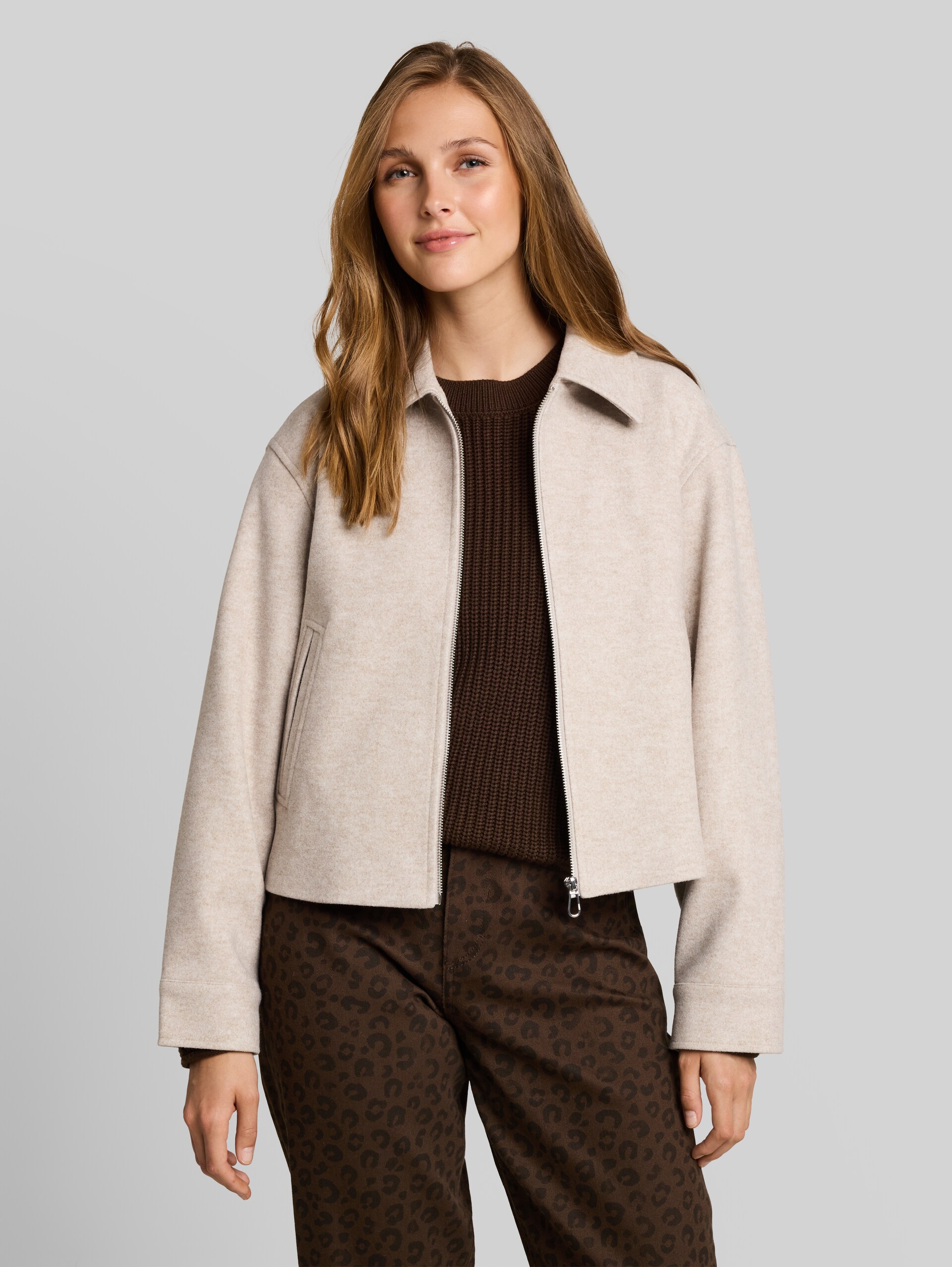 Tussenjas met kraag - atmosphere beige melange - Model vooraanzicht