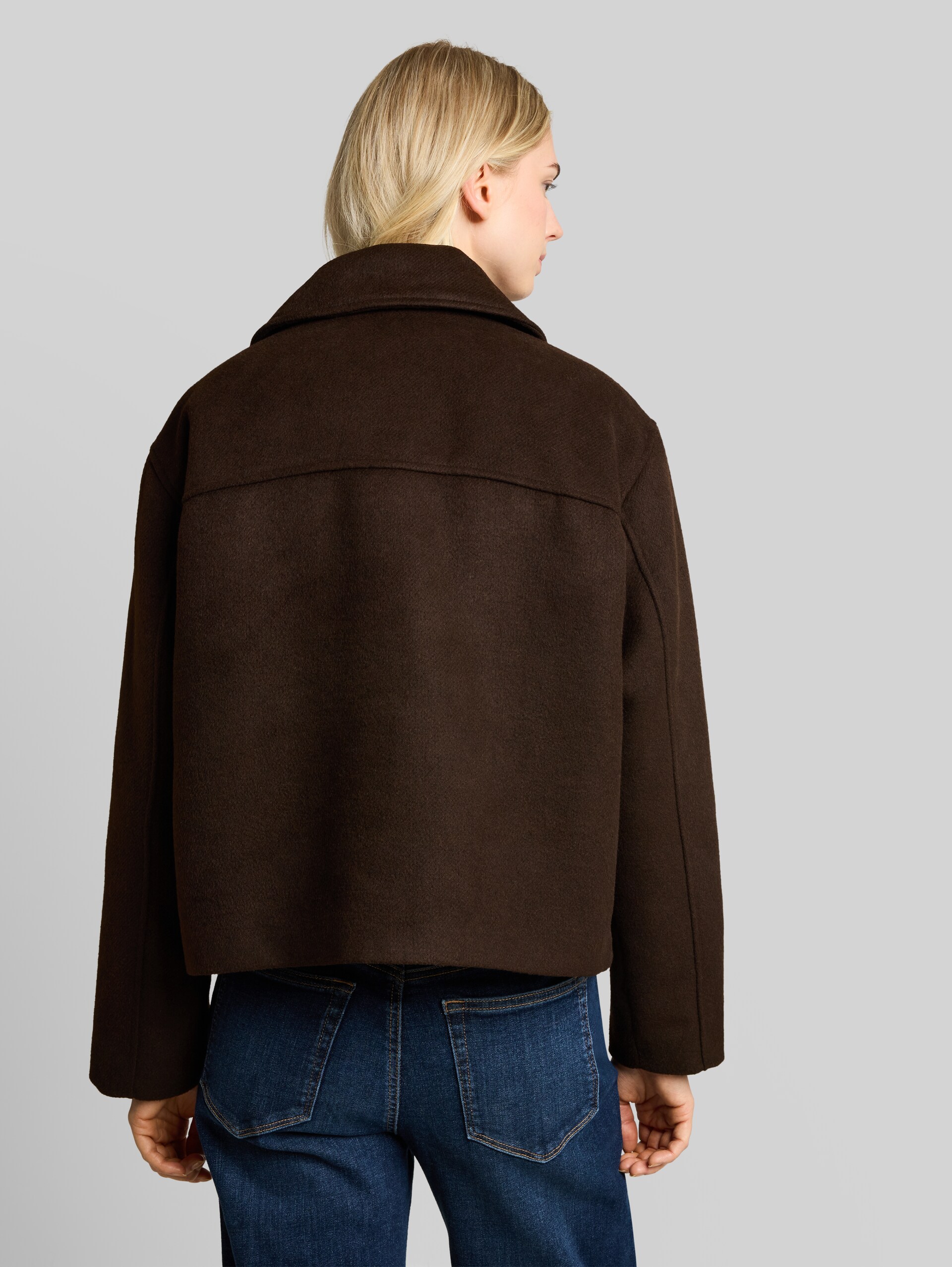 Caban met losse pasvorm - cool dark brown melange - Model-achteraanzicht