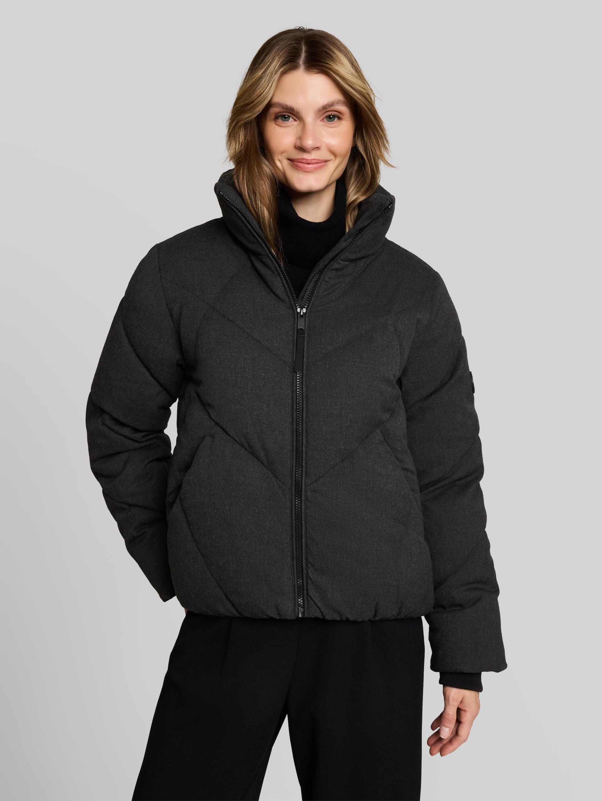 Pufferjack van waterafstotend materiaal - Black Grey Melange - Model vooraanzicht