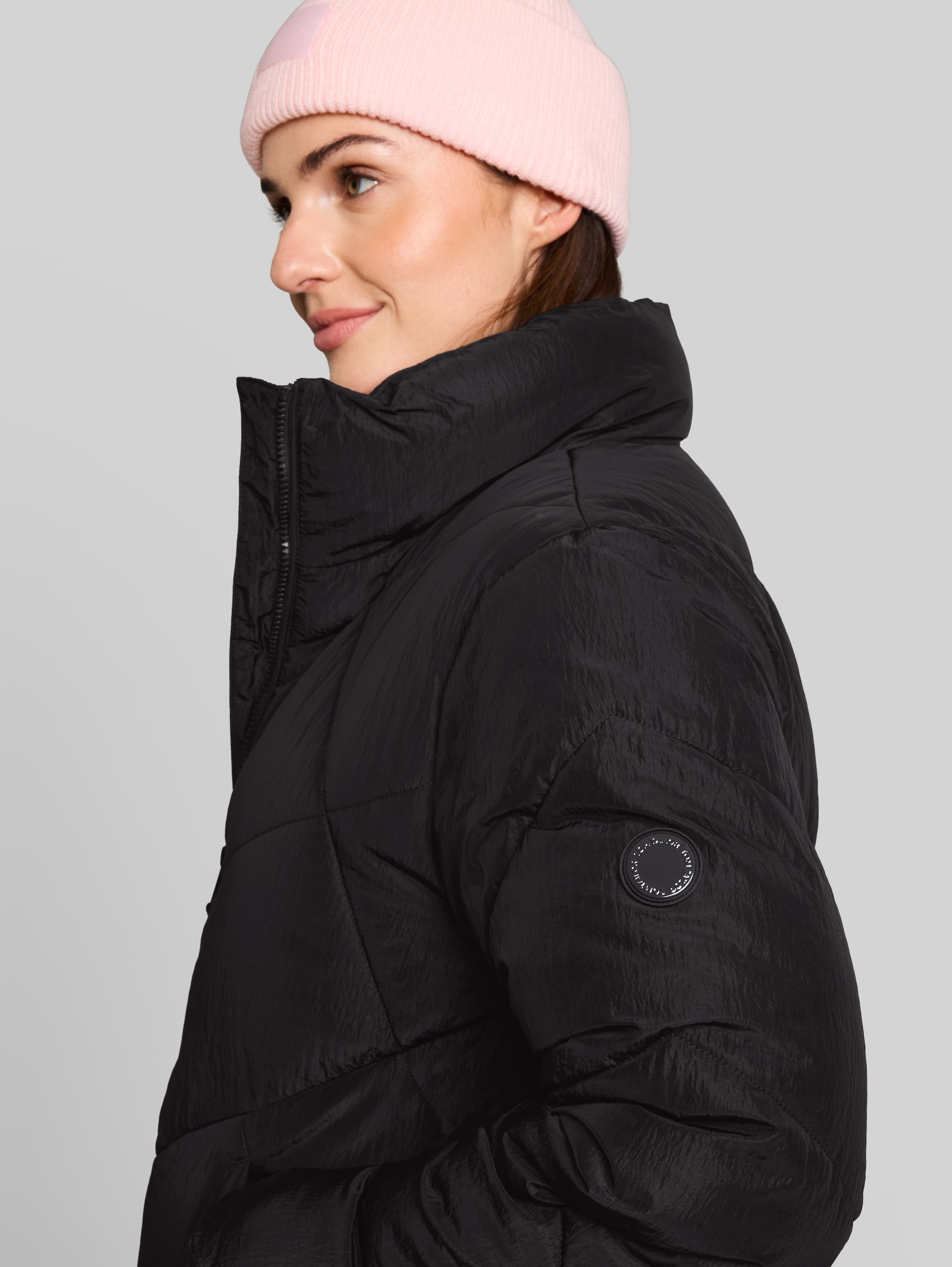Puffer-Mantel aus wasserabweisendem Material - deep black - Detail-Model-Ansicht