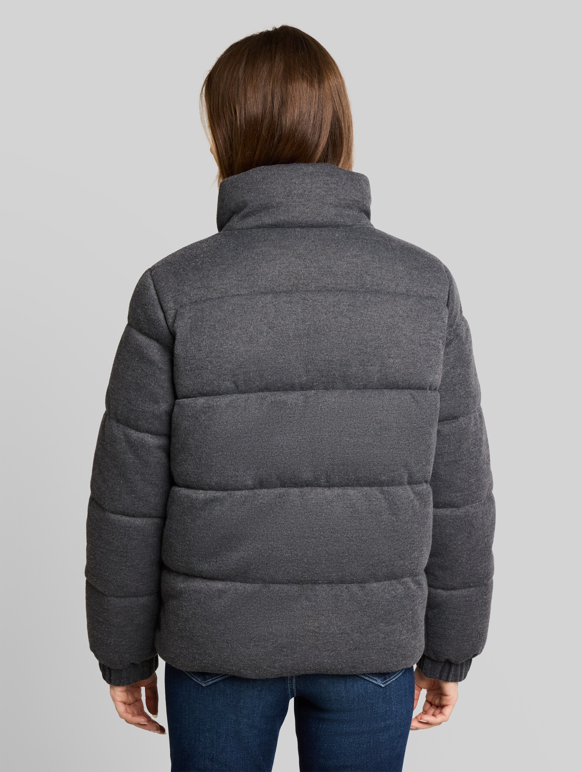Cosy Puffer-Jacke mit Stehkragen - dark coal grey melange - Model-Rückansicht