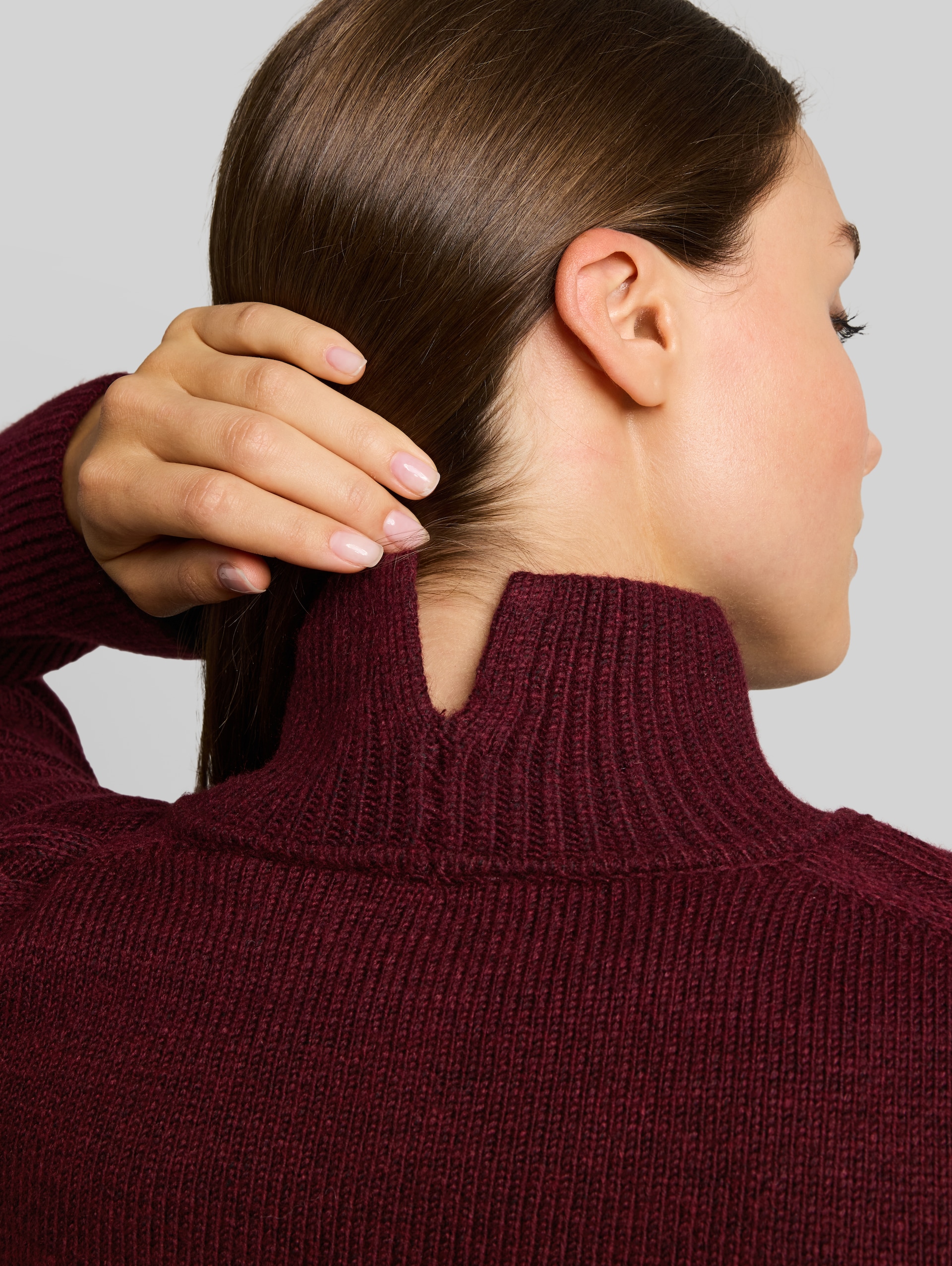 Cosy Strickpullover mit Stehkragen - preppy plum melange - Detail-Model-Ansicht