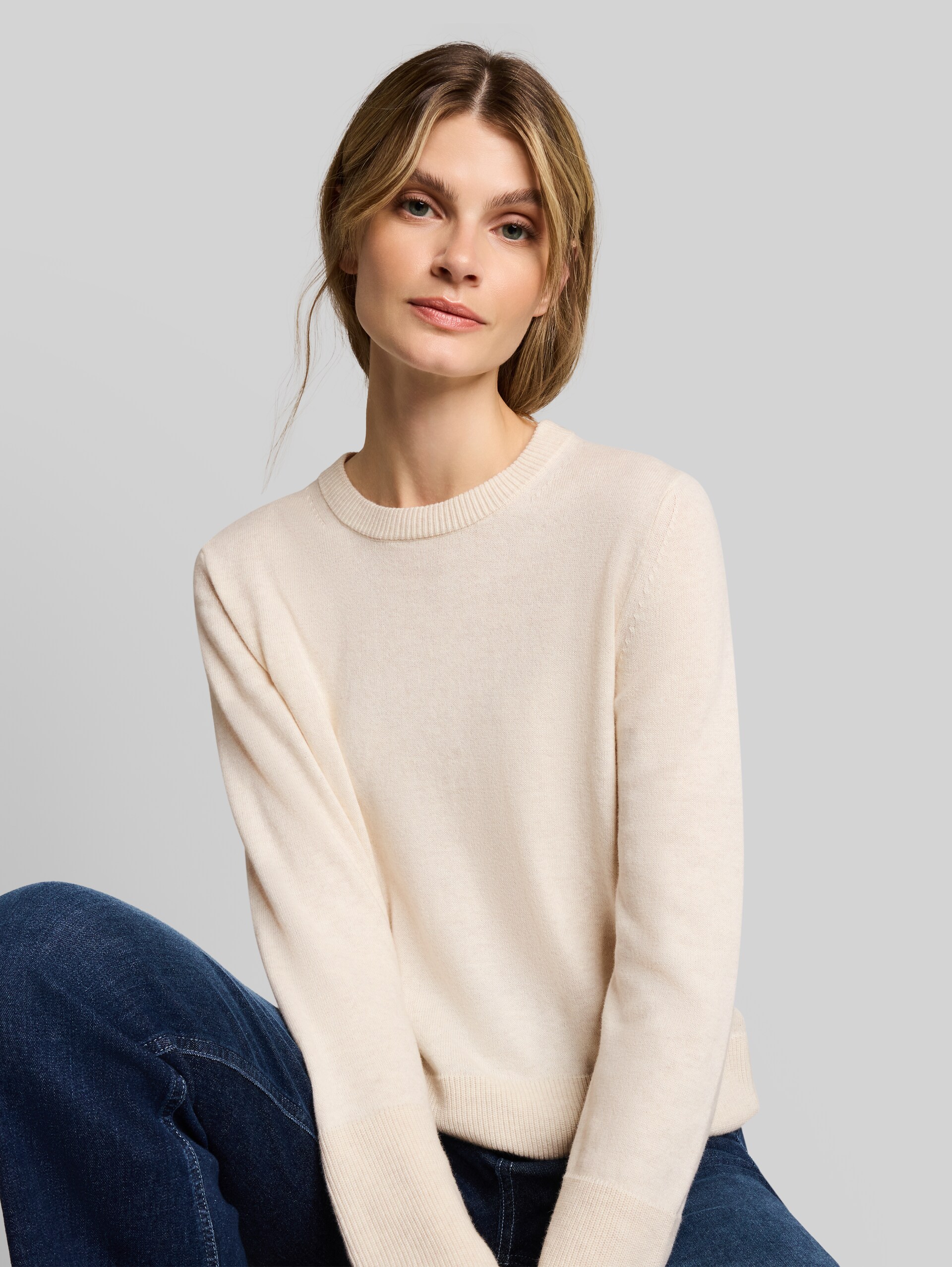 Strickpullover mit Kaschmir-Anteil - whisper offwhite melange - Detail-Model-Ansicht