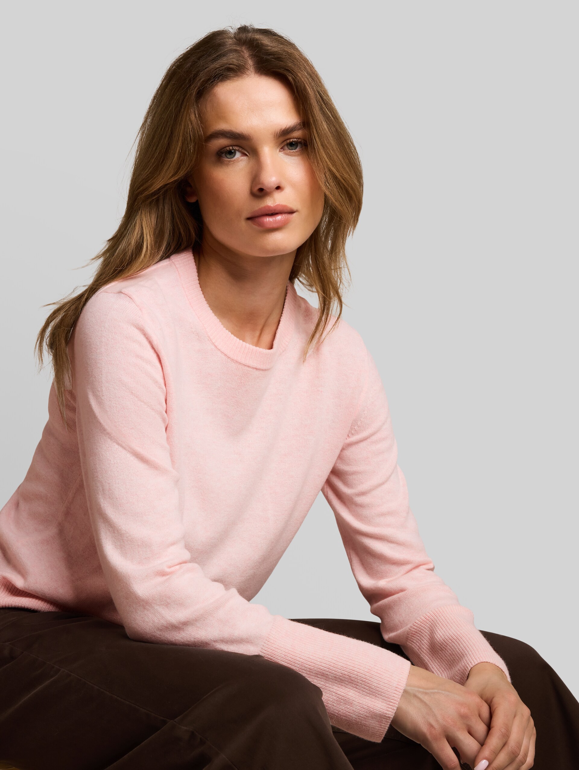 Strickpullover mit Kaschmir-Anteil - light pastel pink melange - Detail-Model-Ansicht