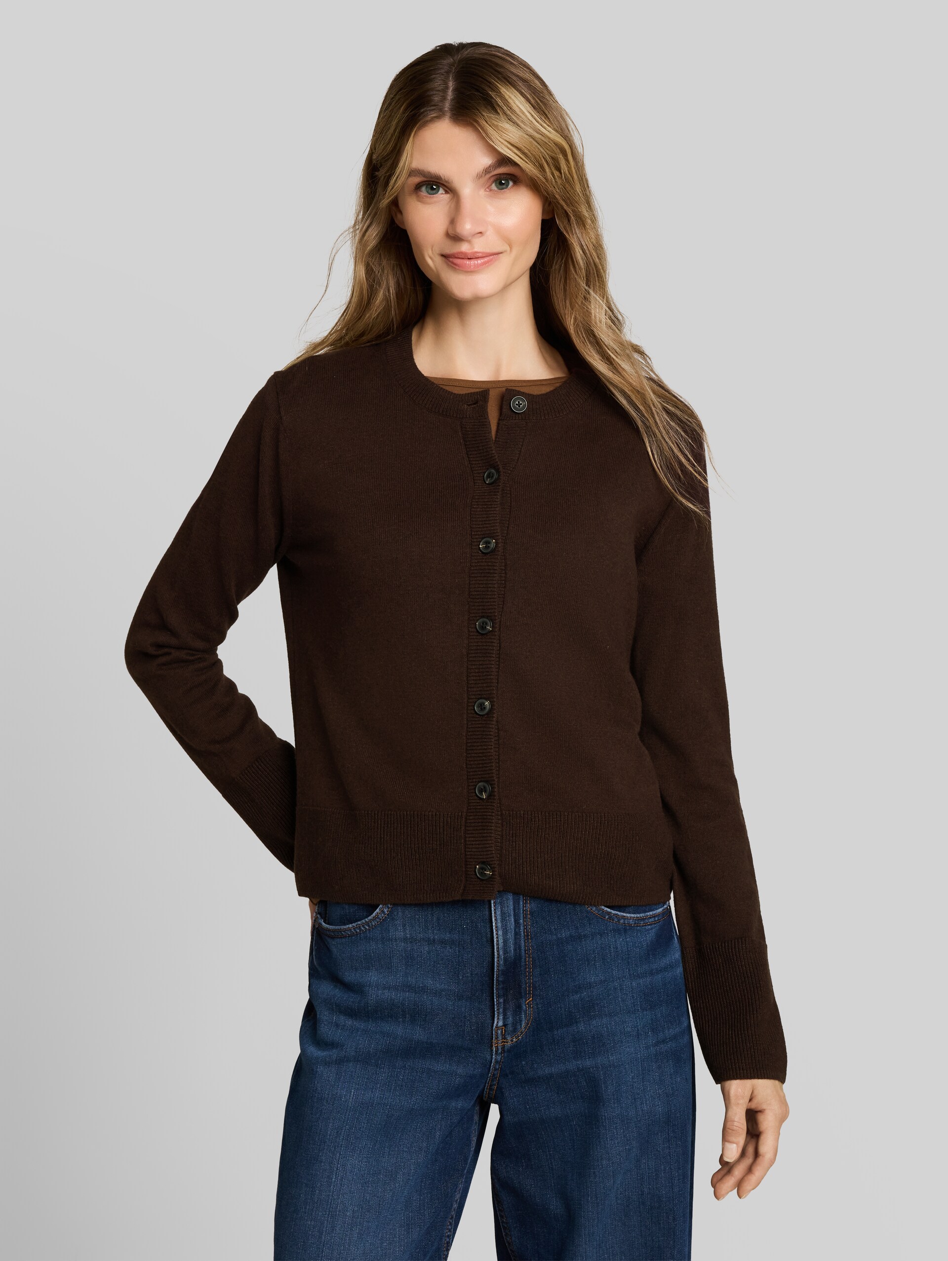 Cardigan mit Kaschmir-Anteil - java dark brown melange - Ausschnitt Model-Vorderansicht