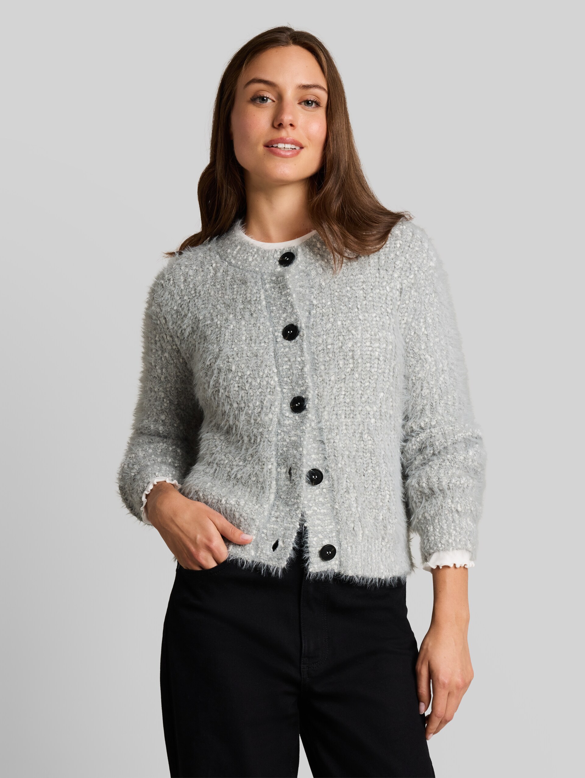 Cardigan ample en fil plume - light grey knit structure - Découpe Vue de face du modèle