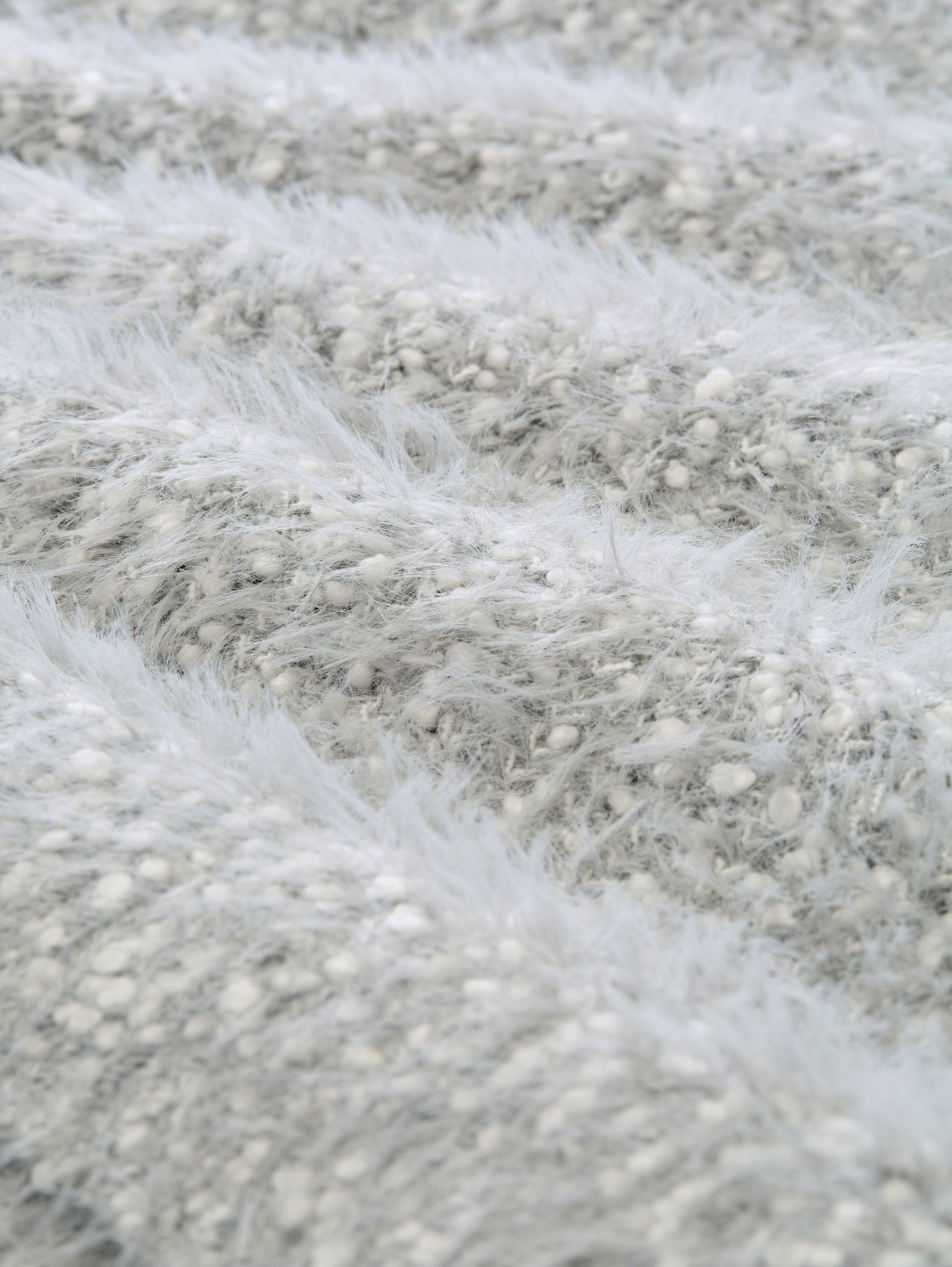 Cardigan ample en fil plume - light grey knit structure - Vue de la matière