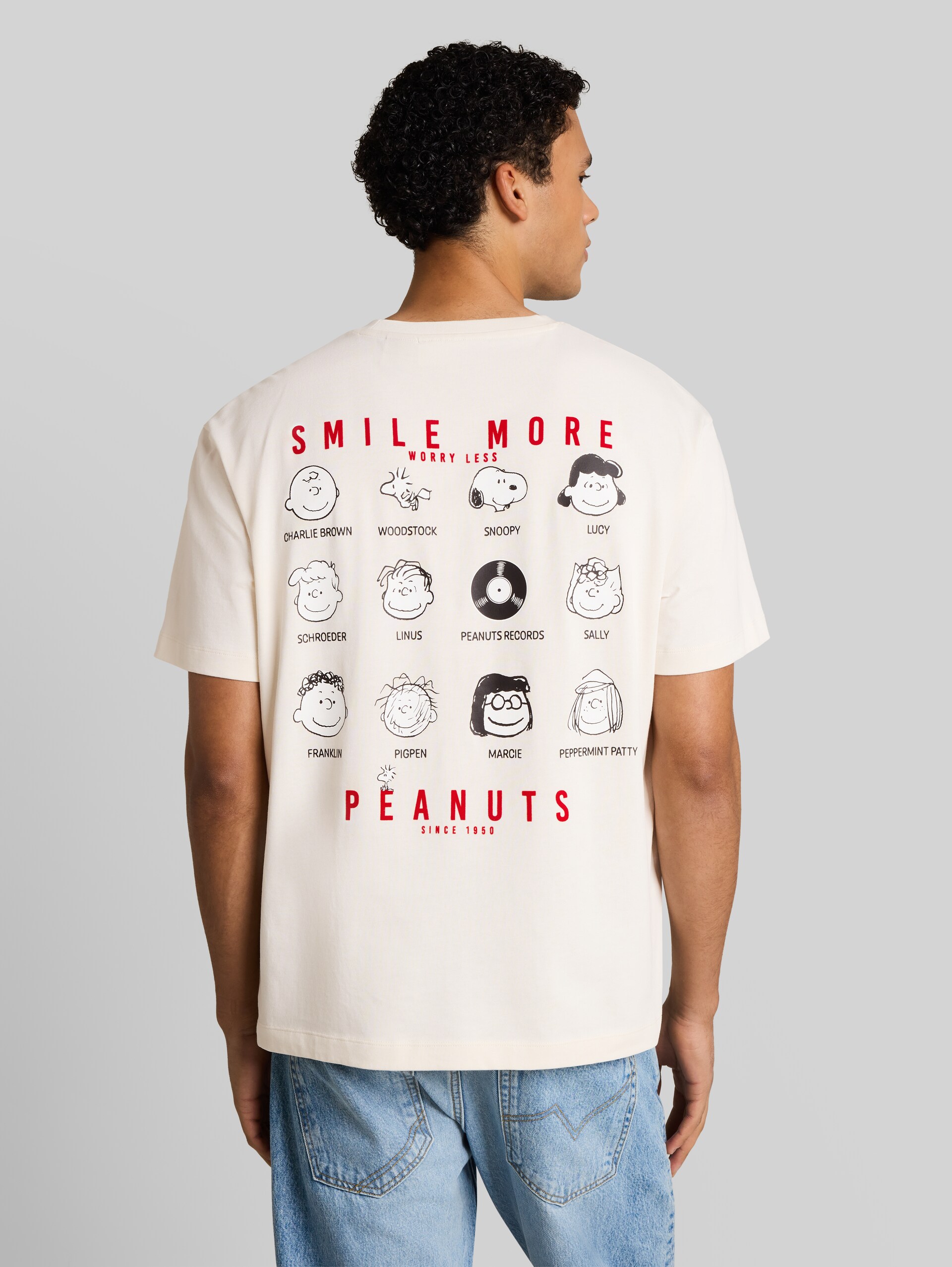 Relaxed Fit T-Shirt mit Snoopy-Print - Gardenia White - Auschnitt Model-Rückansicht
