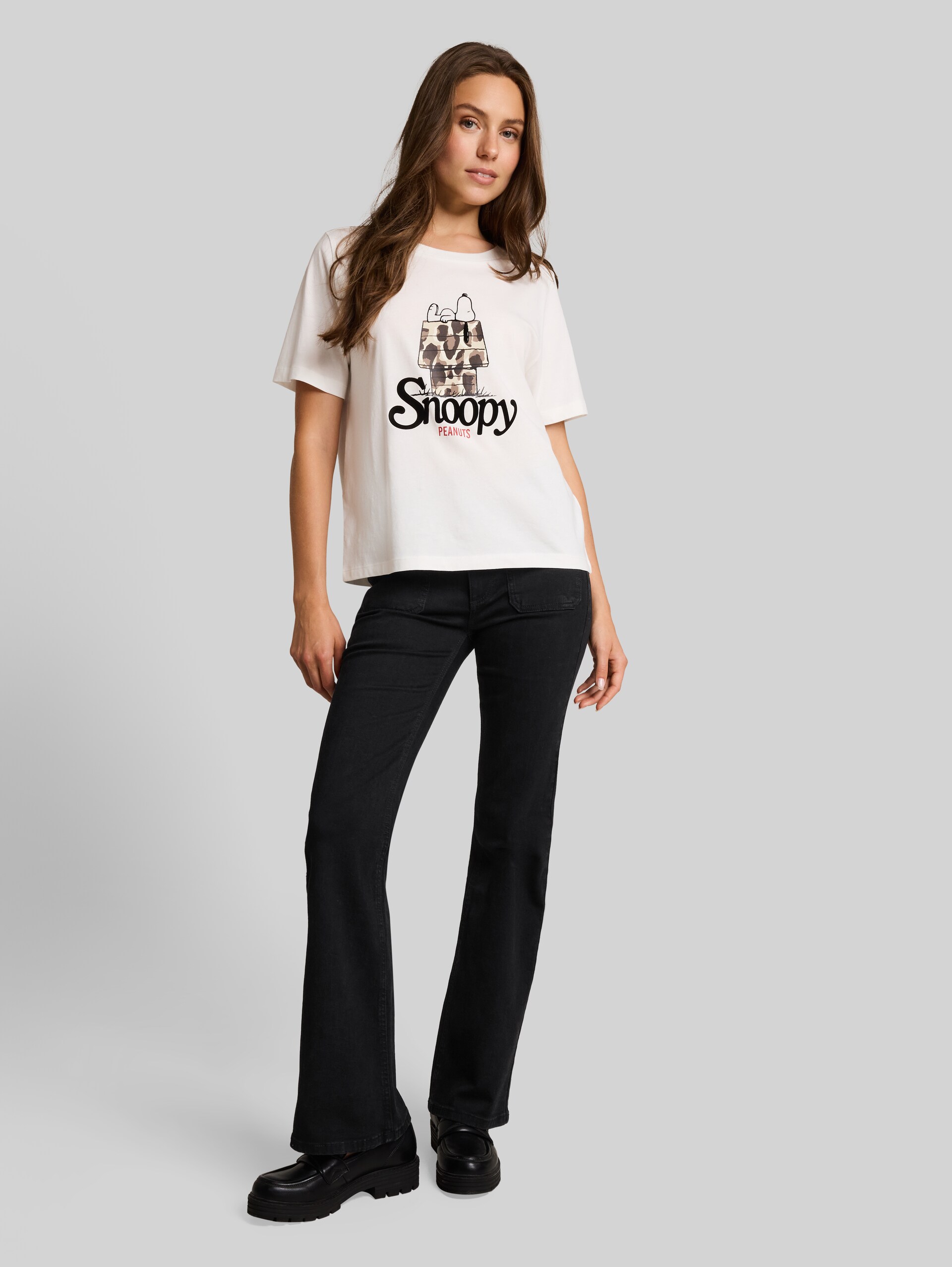 TTSTELLA Bootcut Jeans mit aufgesetzten Taschen - black black denim - Model-Vorderansicht