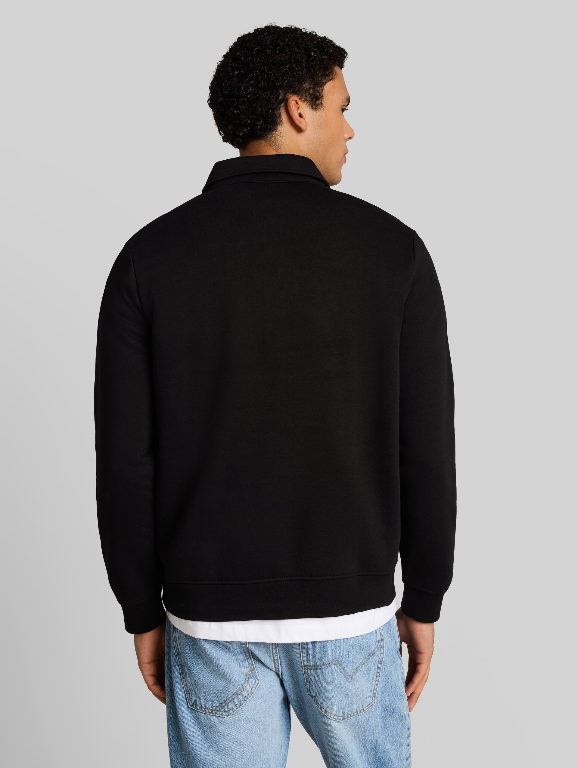 Sweatshirt met polokraag - Black - Neklijn model-achteraanzicht