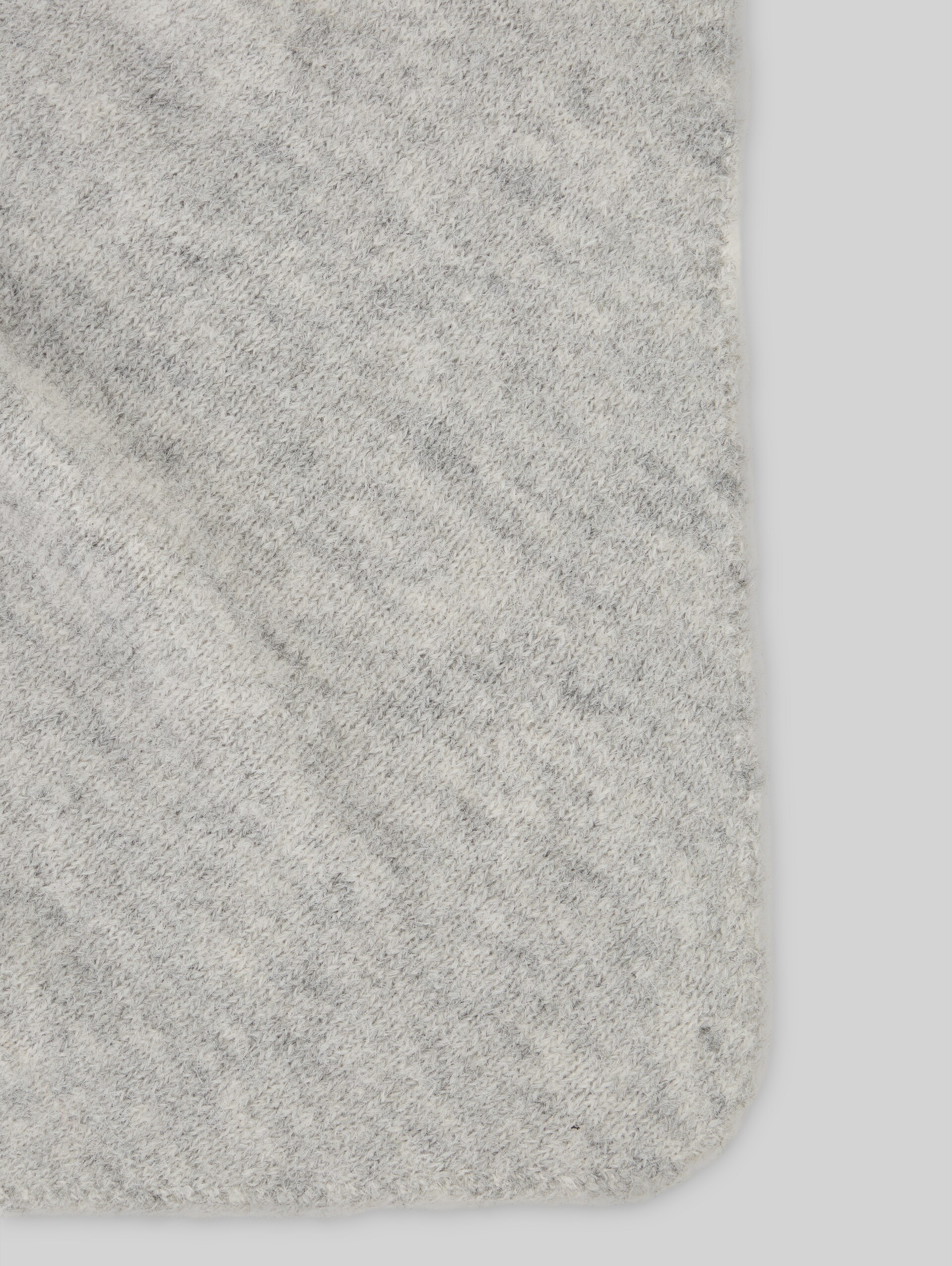 Schal mit Alpaka-Anteil - soft grey melange - Material-Ansicht