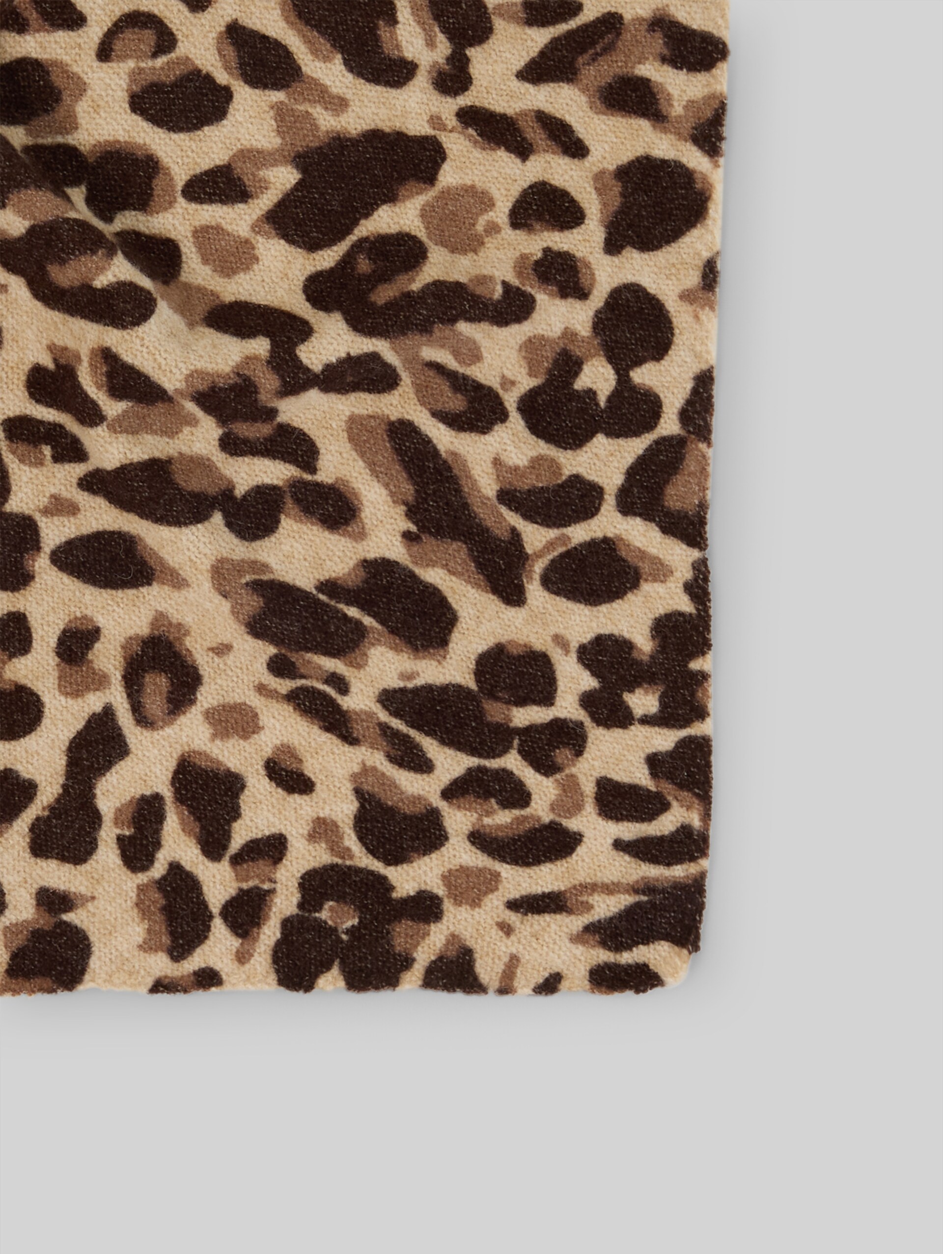 Cosy sjaal met luipaardprint - brown beige leo print - Materiaalweergave