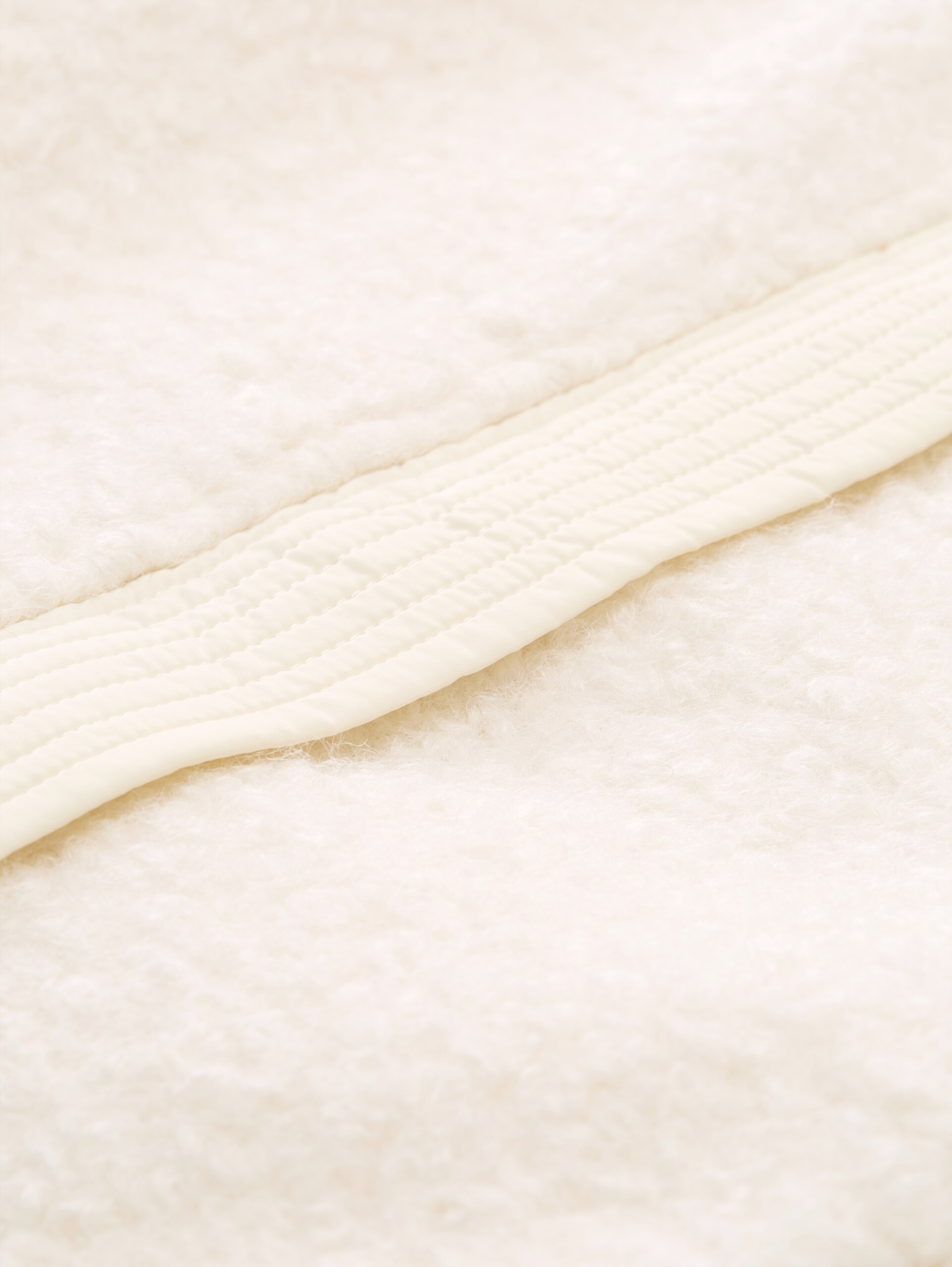 Teddy Sweatjacke mit Stehkragen - Whisper White - Material-Ansicht