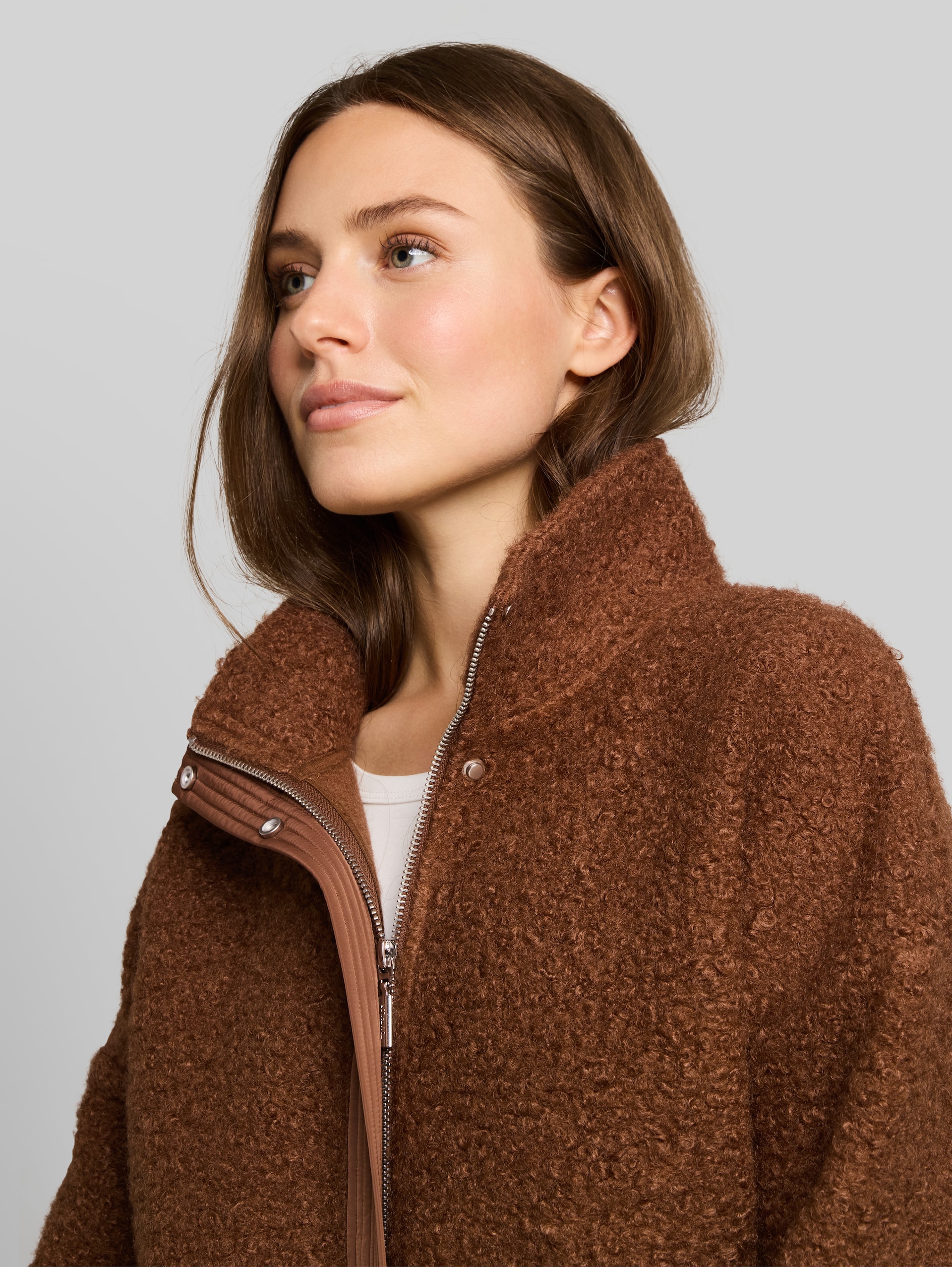Teddy Sweatjacke mit Stehkragen - new camel - Detail-Model-Ansicht