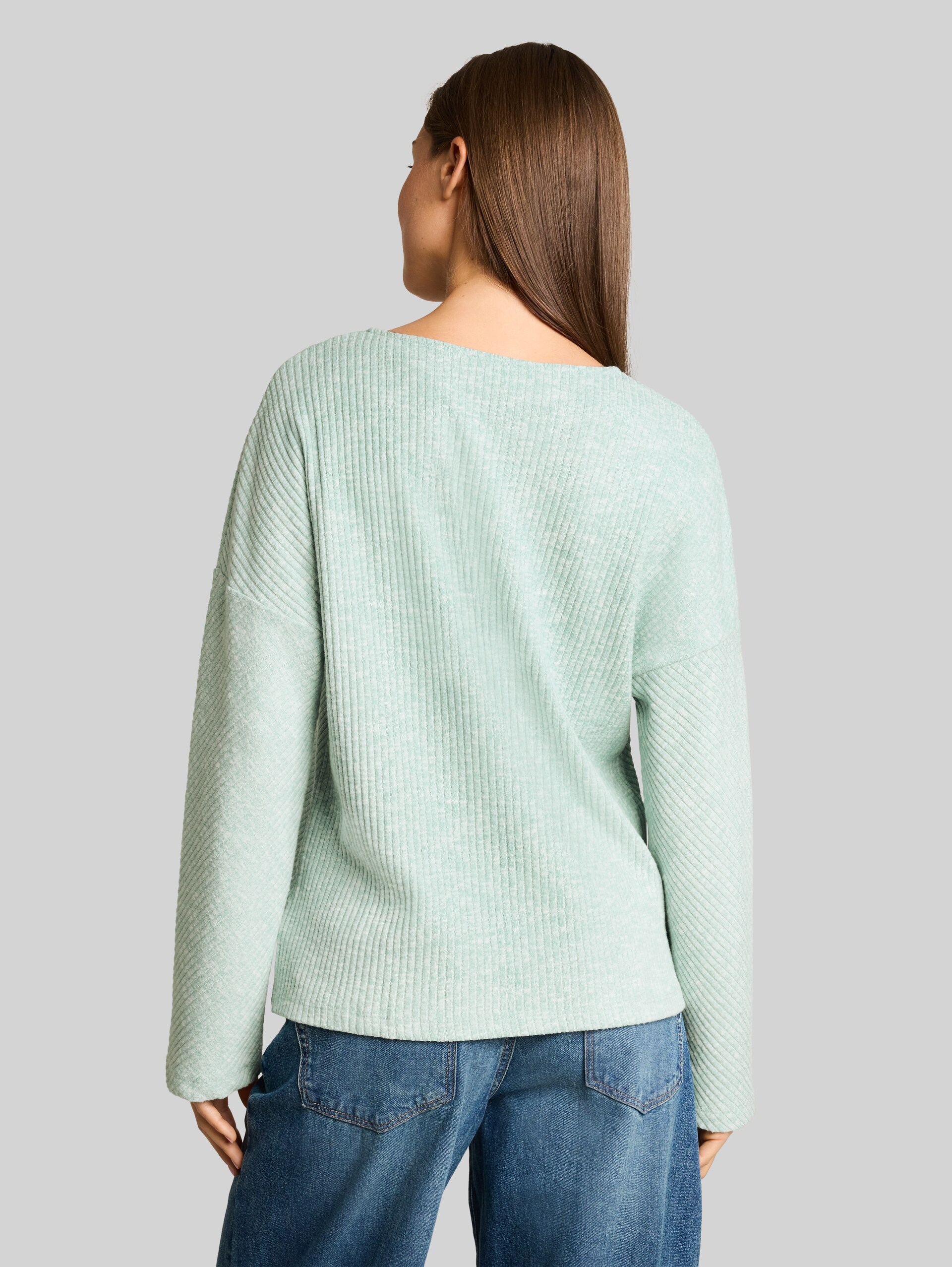 Sweat-shirt confortable à col en V - dusty light green melange - Découpe Vue arrière du modèle