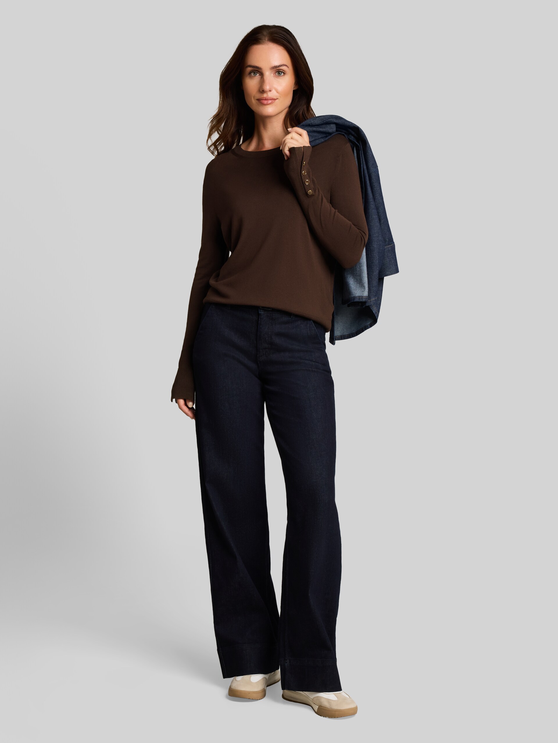 Knitted jumper with button detailing - java dark brown - Model front view