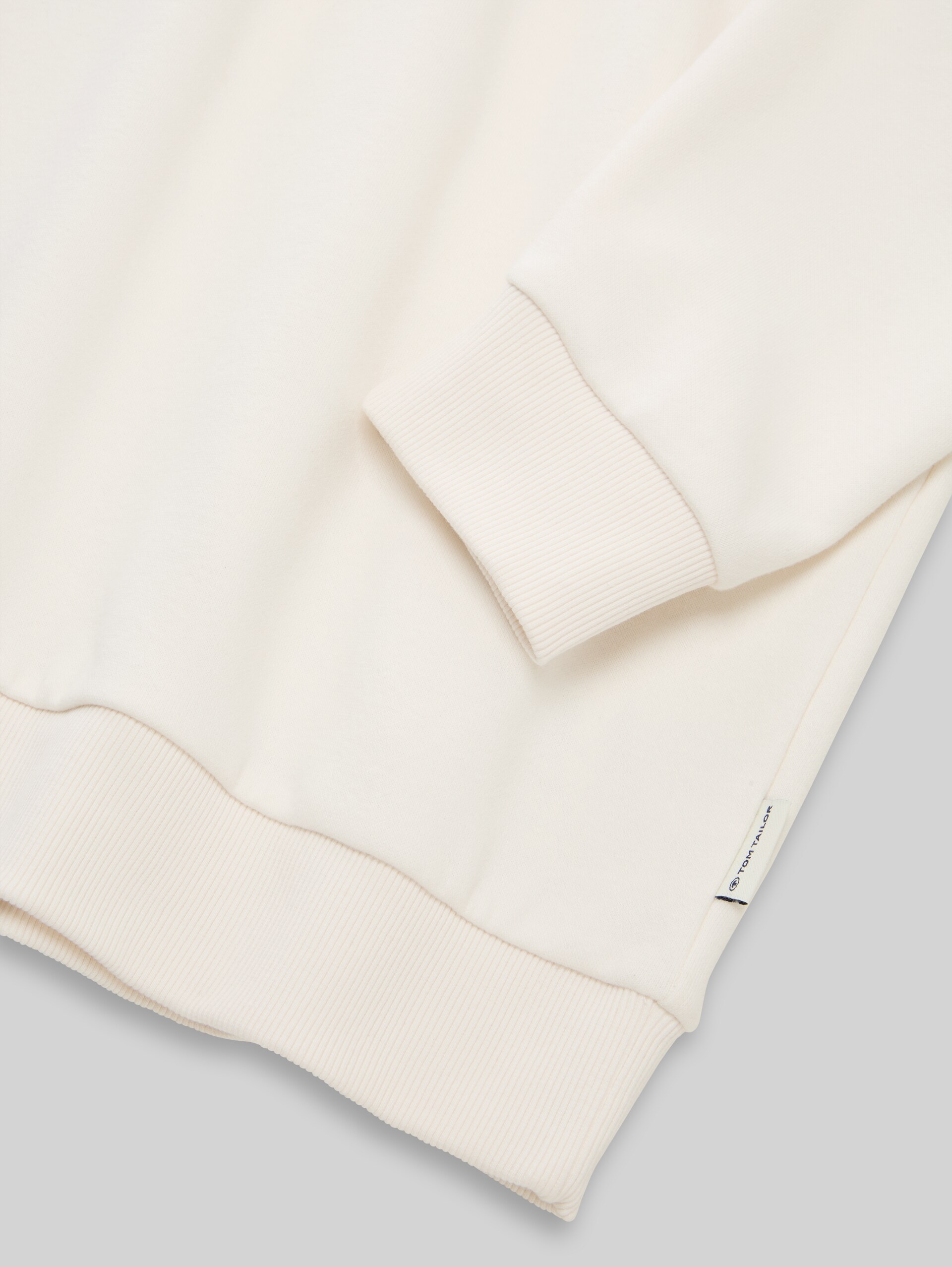 Oversize Hoodie Sweatshirt mit Rückenprint - Gardenia White - Detail-Model-Ansicht