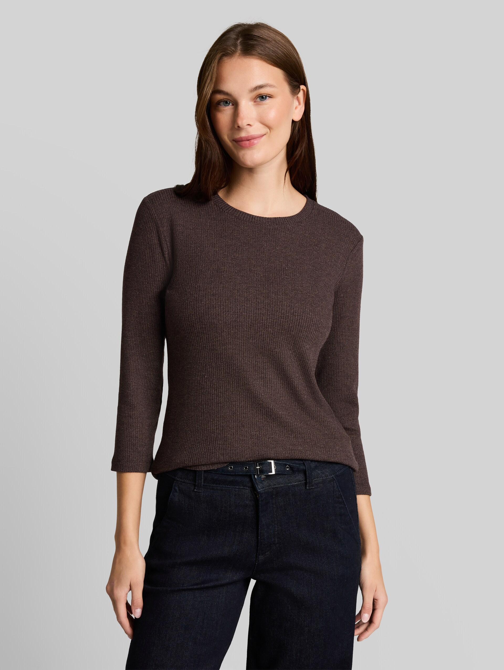 Oversize Langarmshirt mit Rippstruktur - java dark brown melange - Ausschnitt Model-Vorderansicht