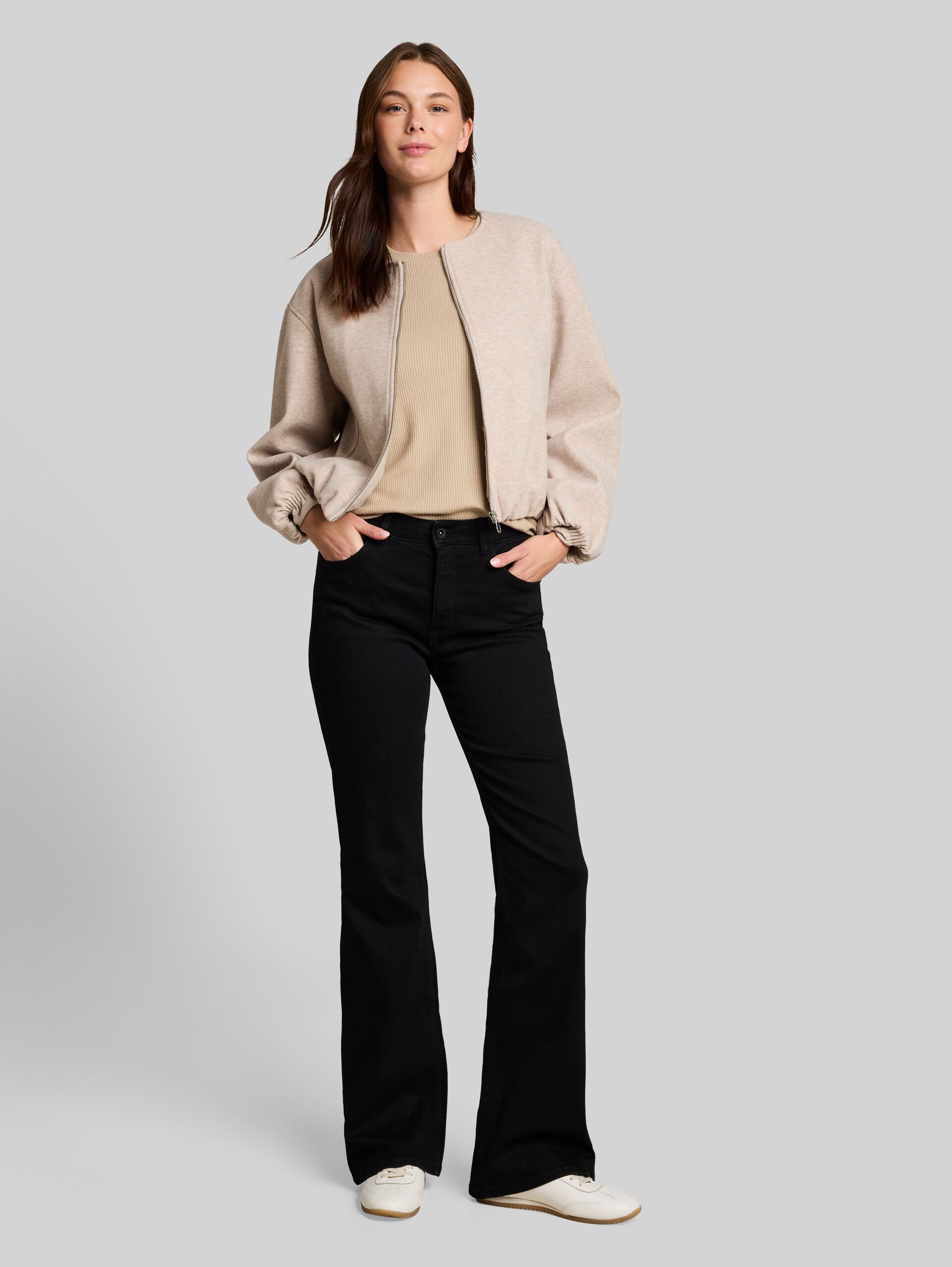Oversize Langarmshirt mit Rippstruktur - gravel beige melange - Model-Vorderansicht
