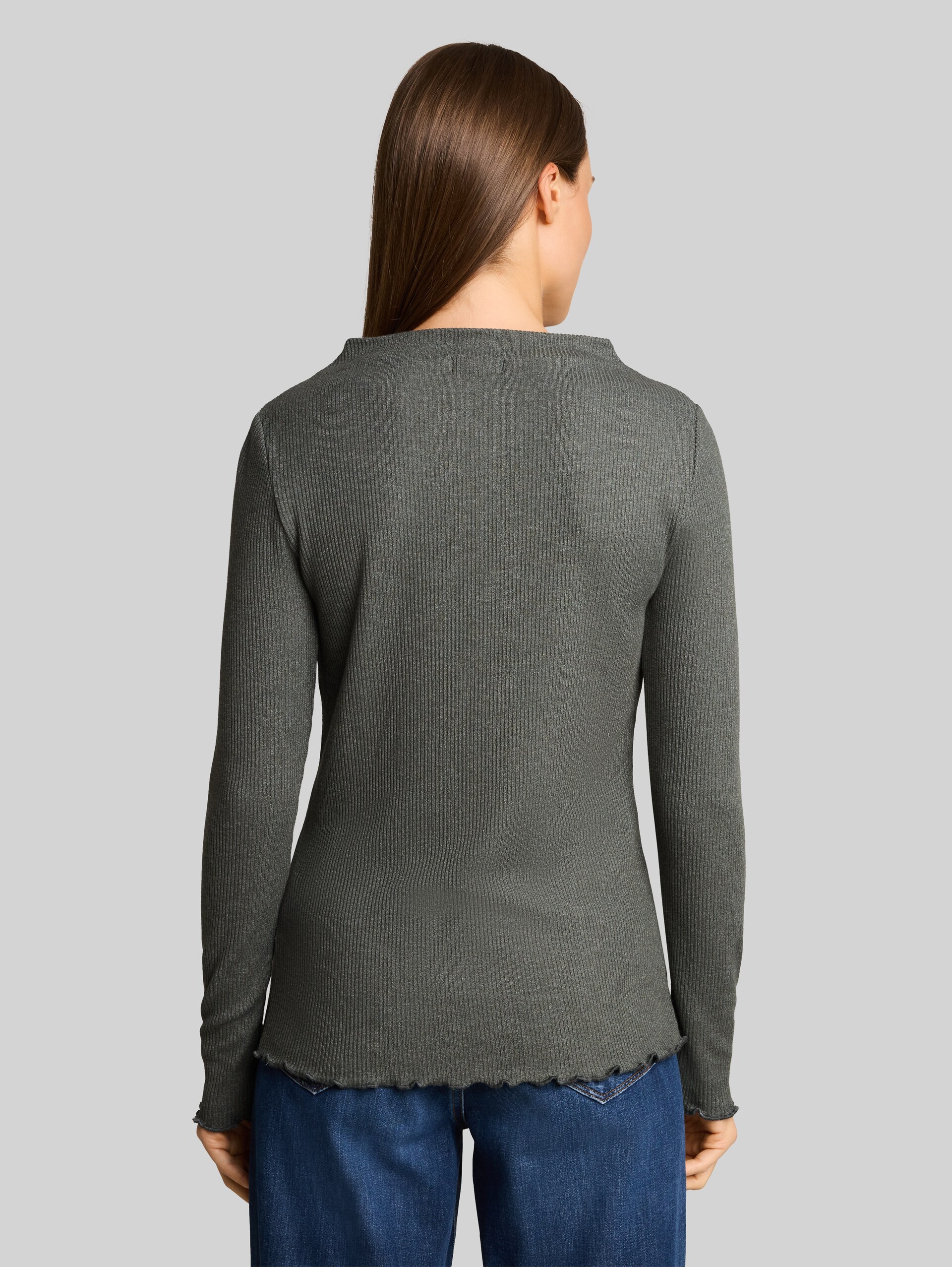Langarmshirt mit Rippstruktur - dark olive melange - Auschnitt Model-Rückansicht