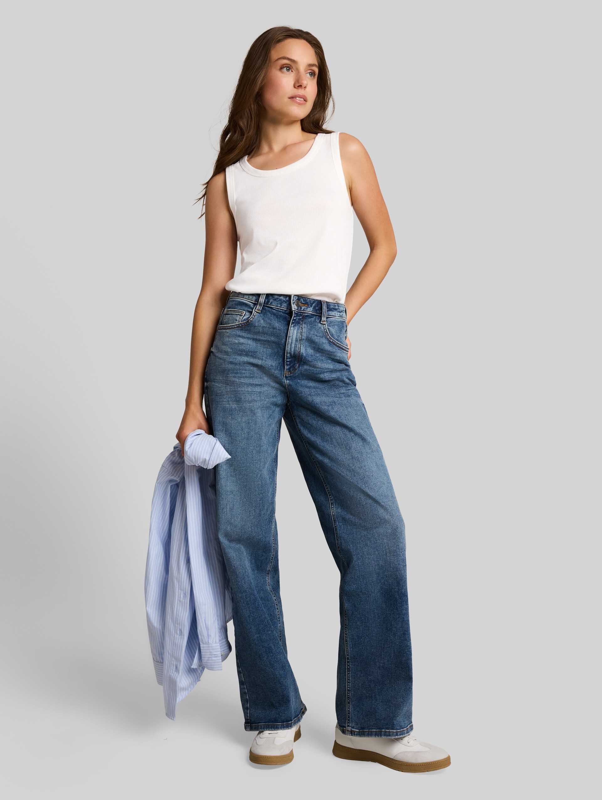 Top mit Rippstruktur - Whisper White - Model-Vorderansicht