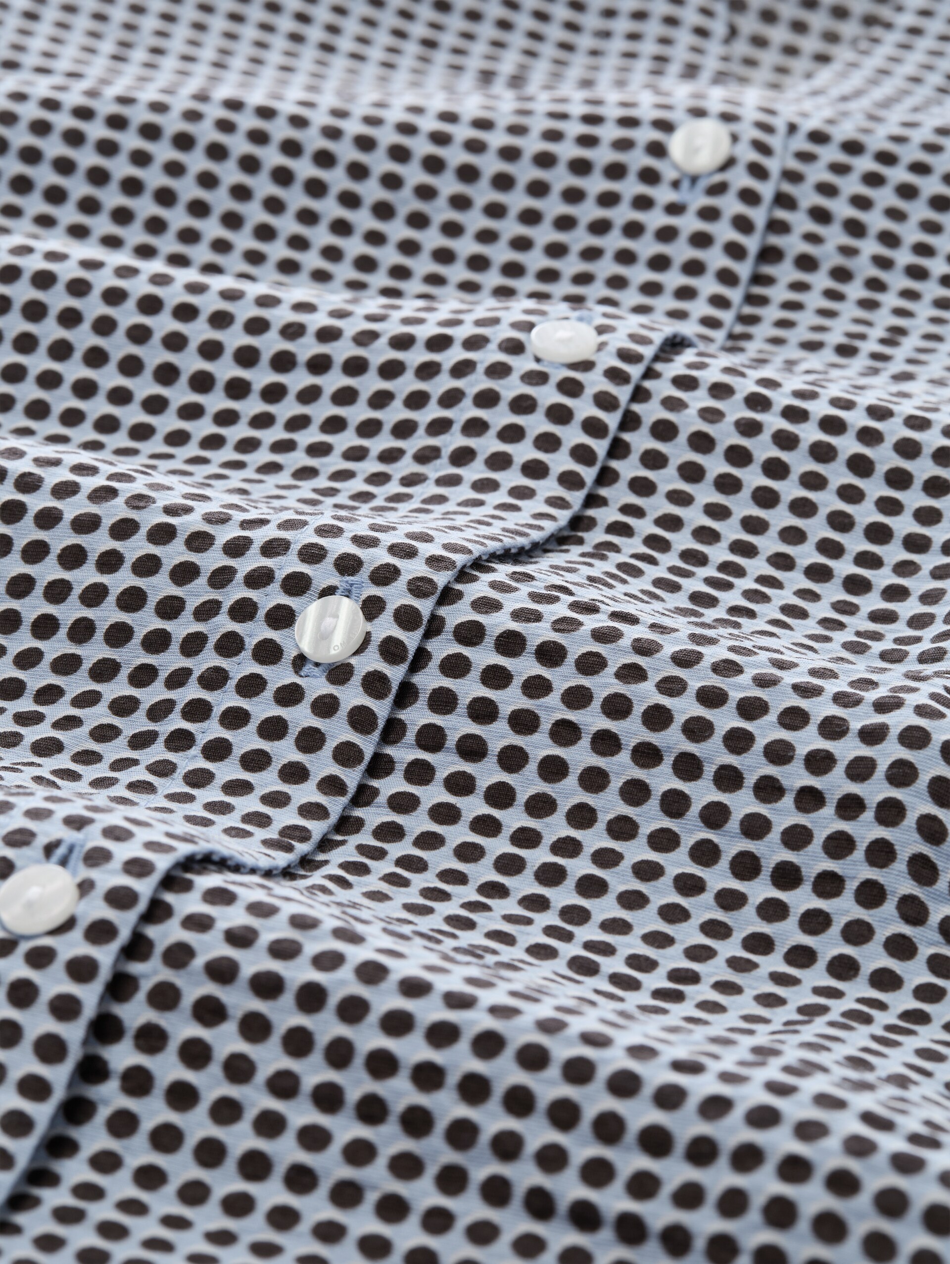 Bluse mit Muster - small blue brown dot print - Material-Ansicht