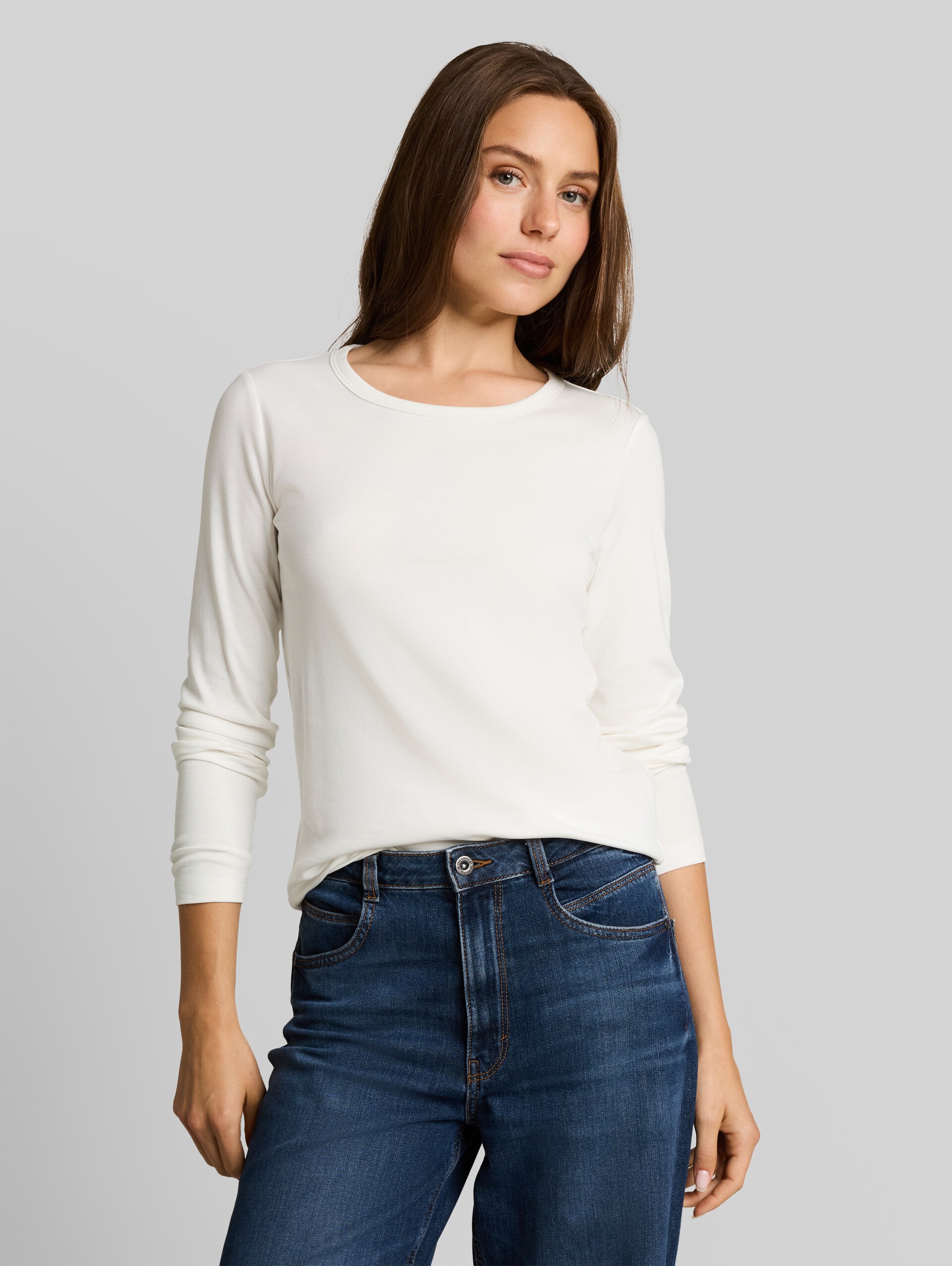 Basic katoenen shirt met lange mouwen - Whisper White - Nek model vooraanzicht