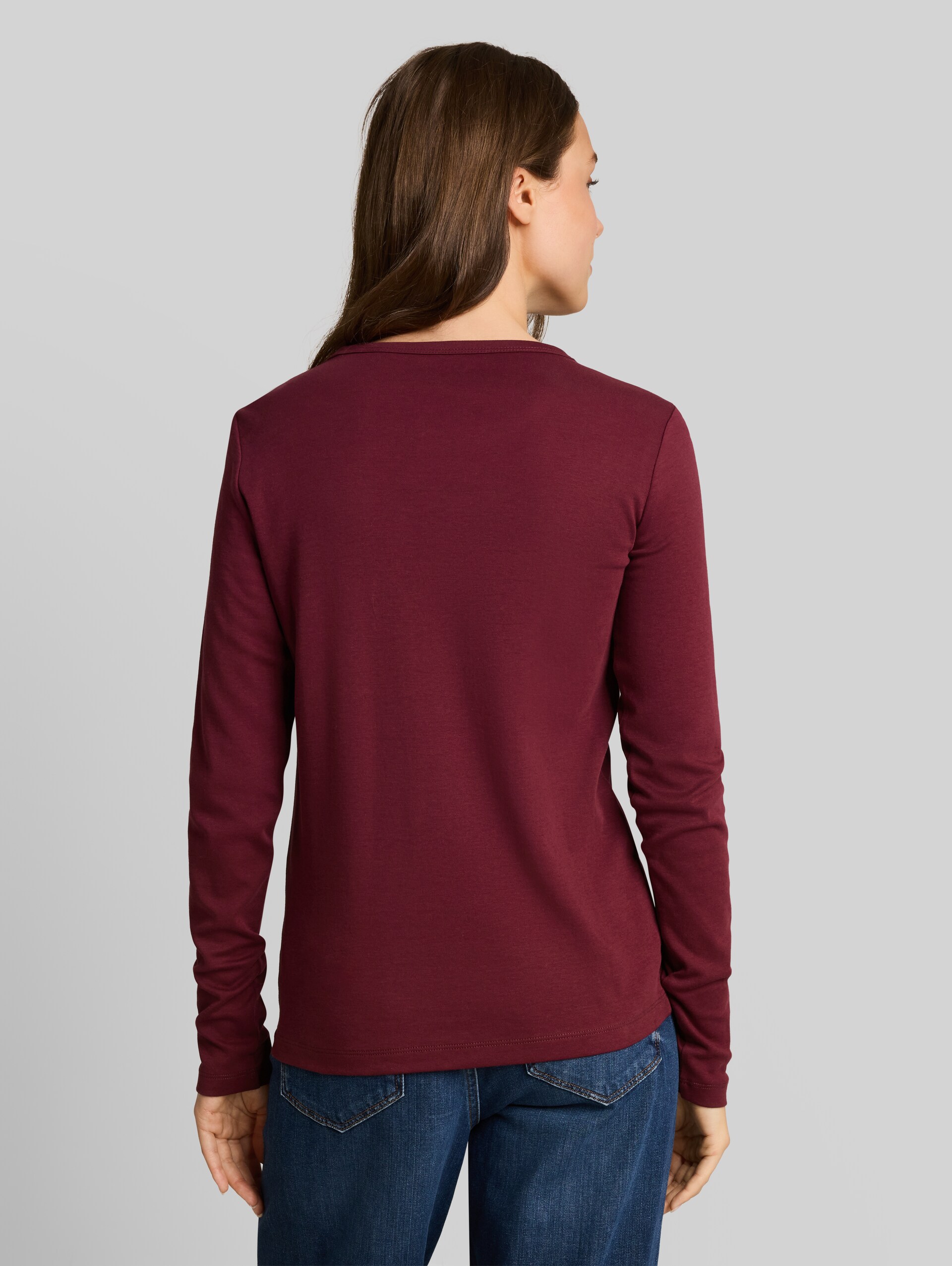 Basic katoenen shirt met lange mouwen - Preppy Plum - Neklijn model-achteraanzicht