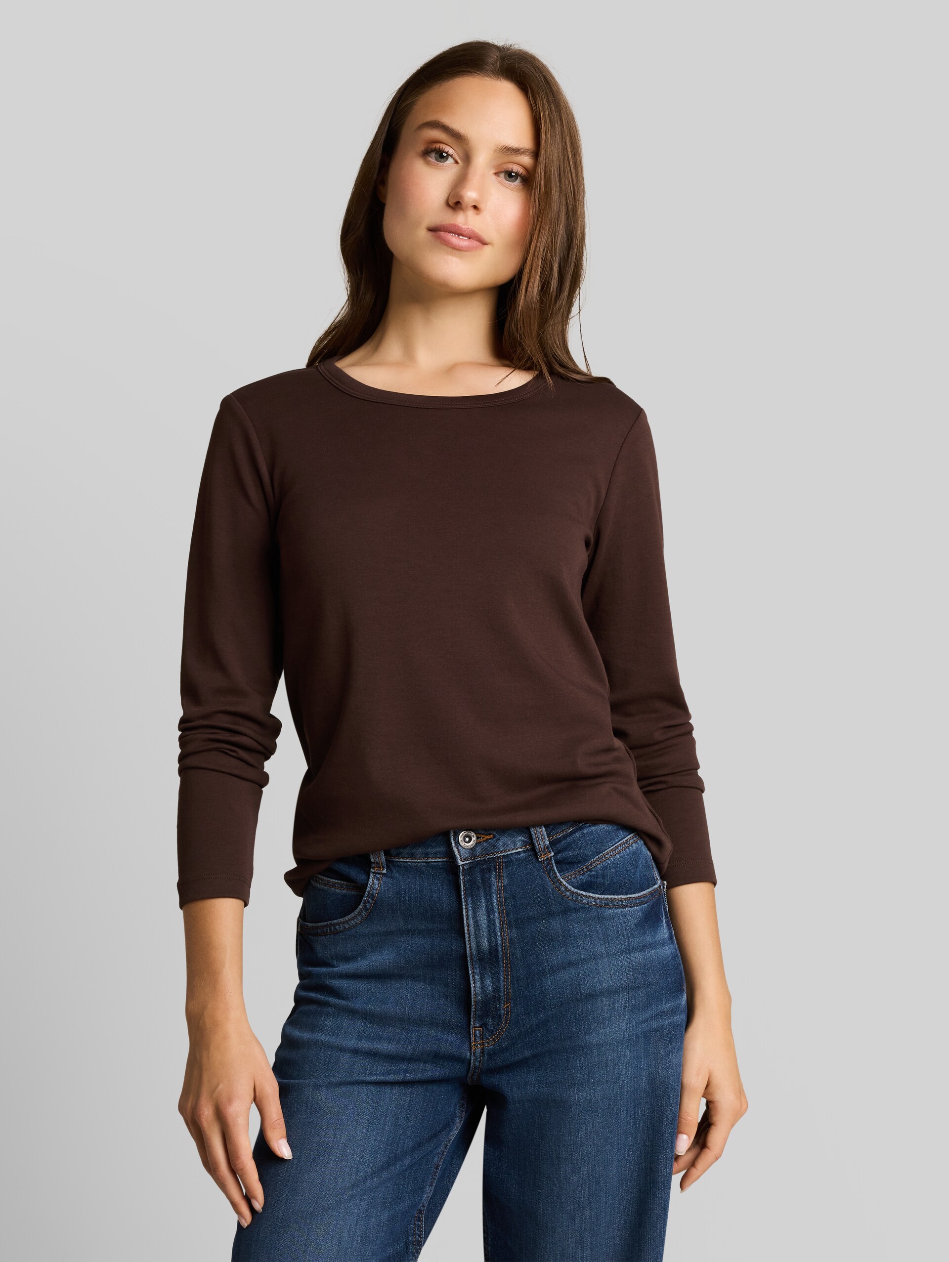 Basic katoenen shirt met lange mouwen - java dark brown - Nek model vooraanzicht