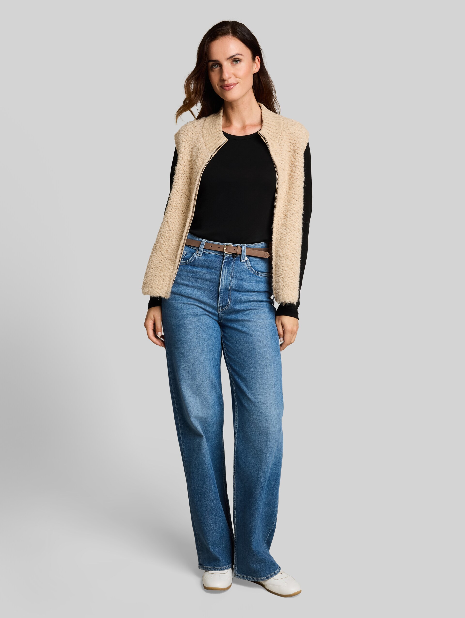 Basic katoenen shirt met lange mouwen - deep black - Model vooraanzicht