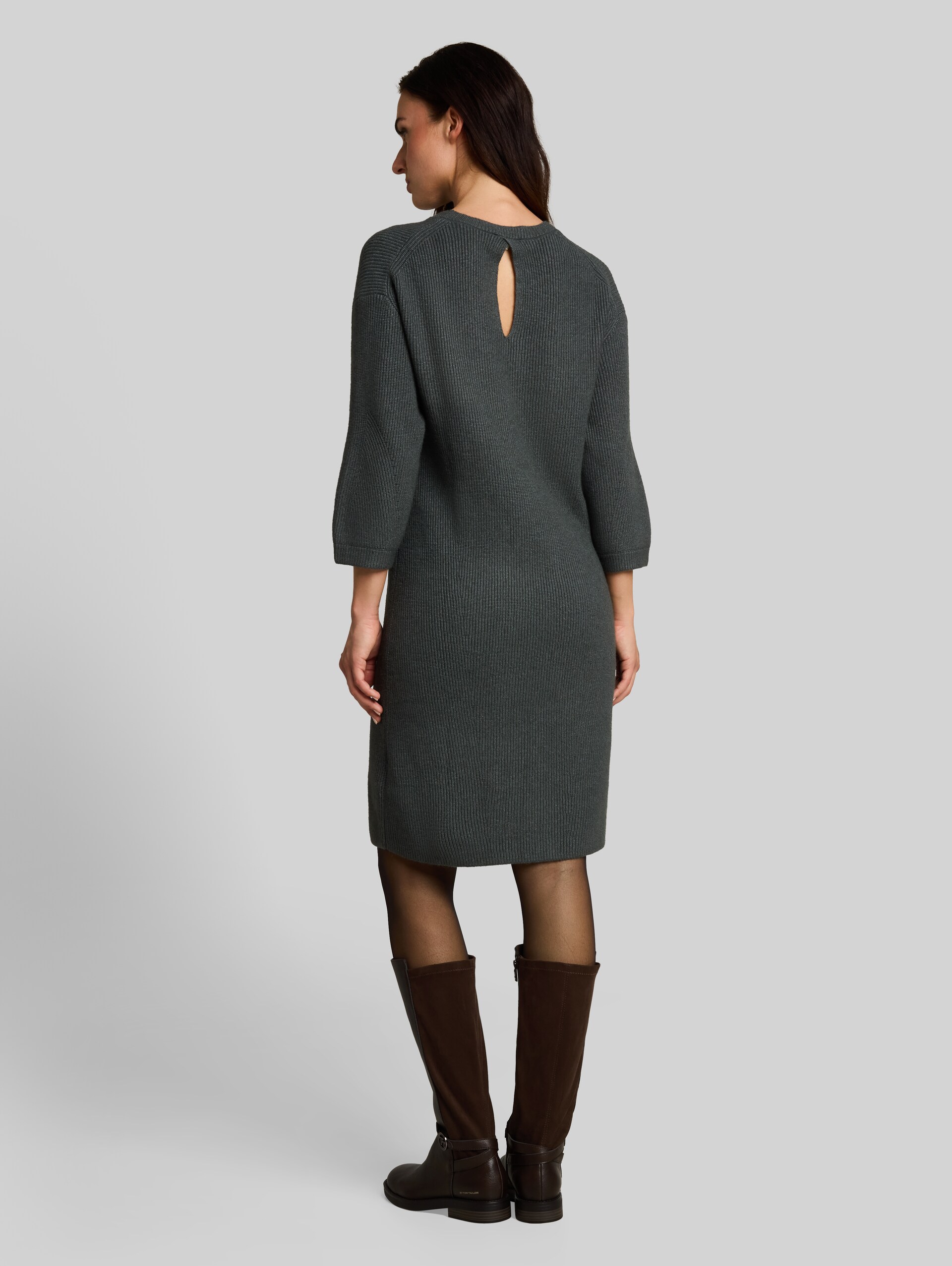 Strickkleid in Melange-Optik - dark olive melange - Model-Rückansicht