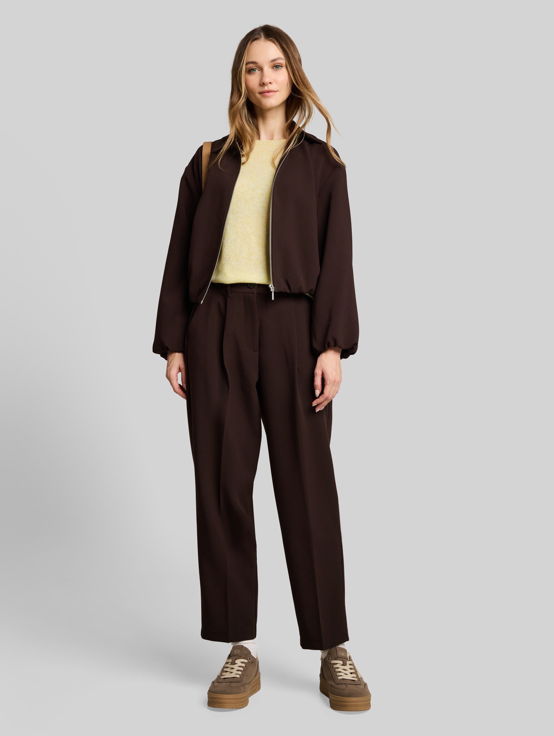 Gebreide trui met alpaca-aandeel - soft vanilla yellow melange - Model vooraanzicht