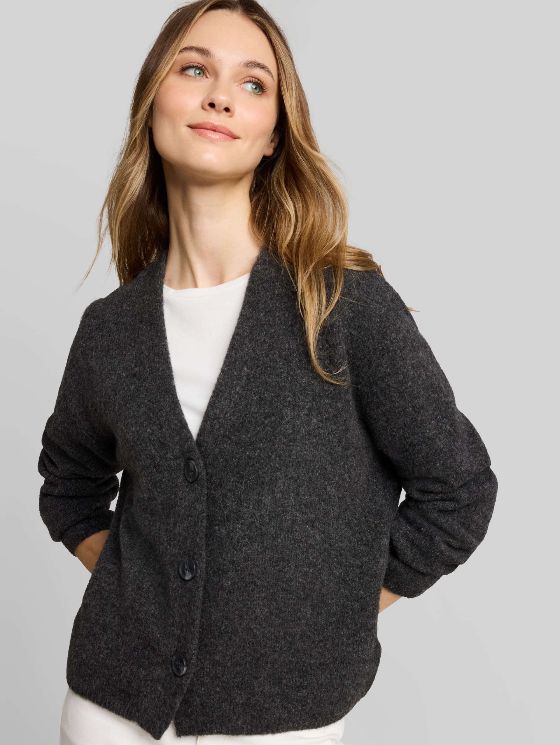 Cosy cardigan with wool blend - Shale Grey Melange - Detail model view