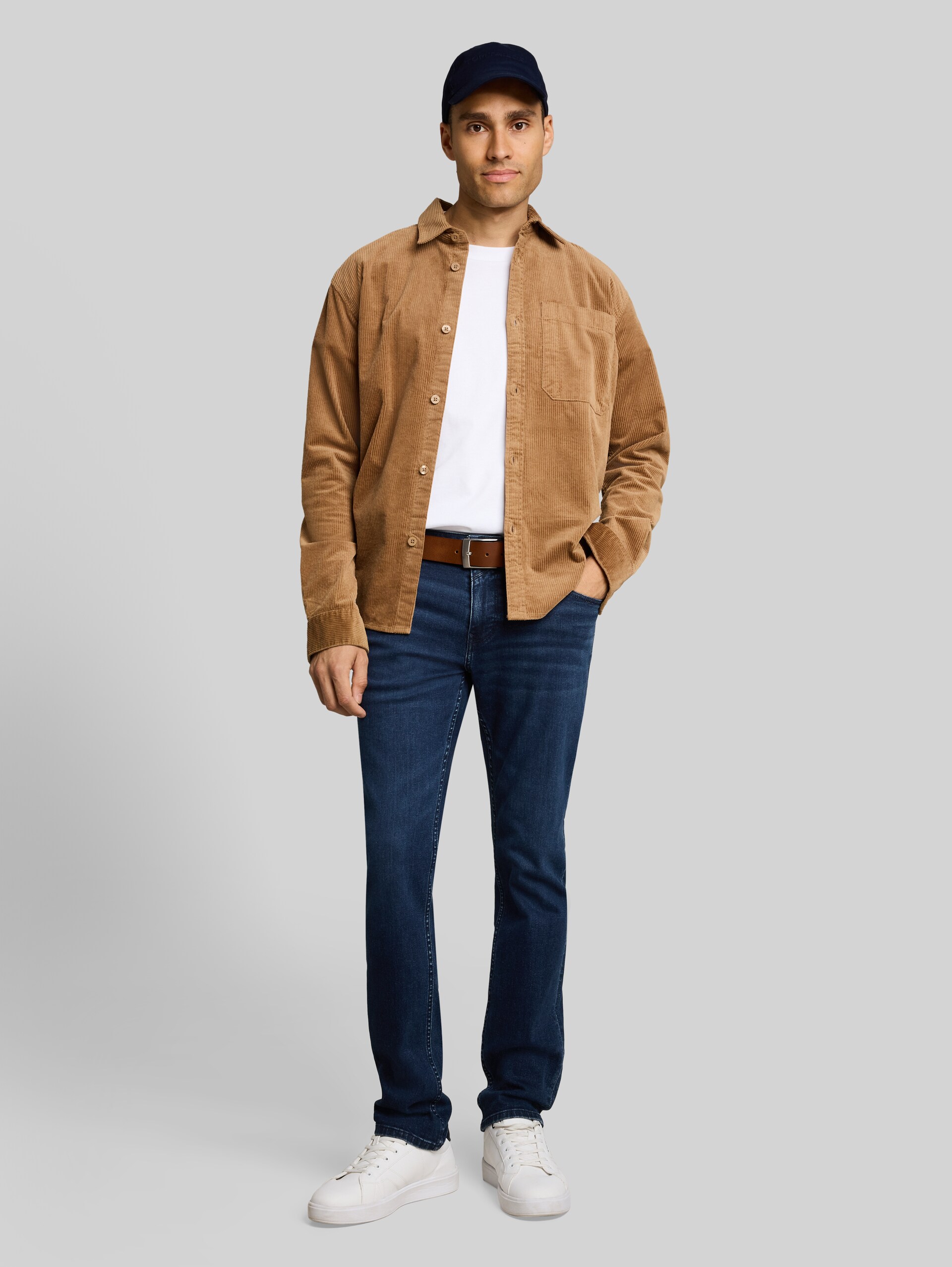 TTAEDAN STRAIGHT Jeans mit Stretch - Used Dark Stone Blue Denim - Model-Vorderansicht