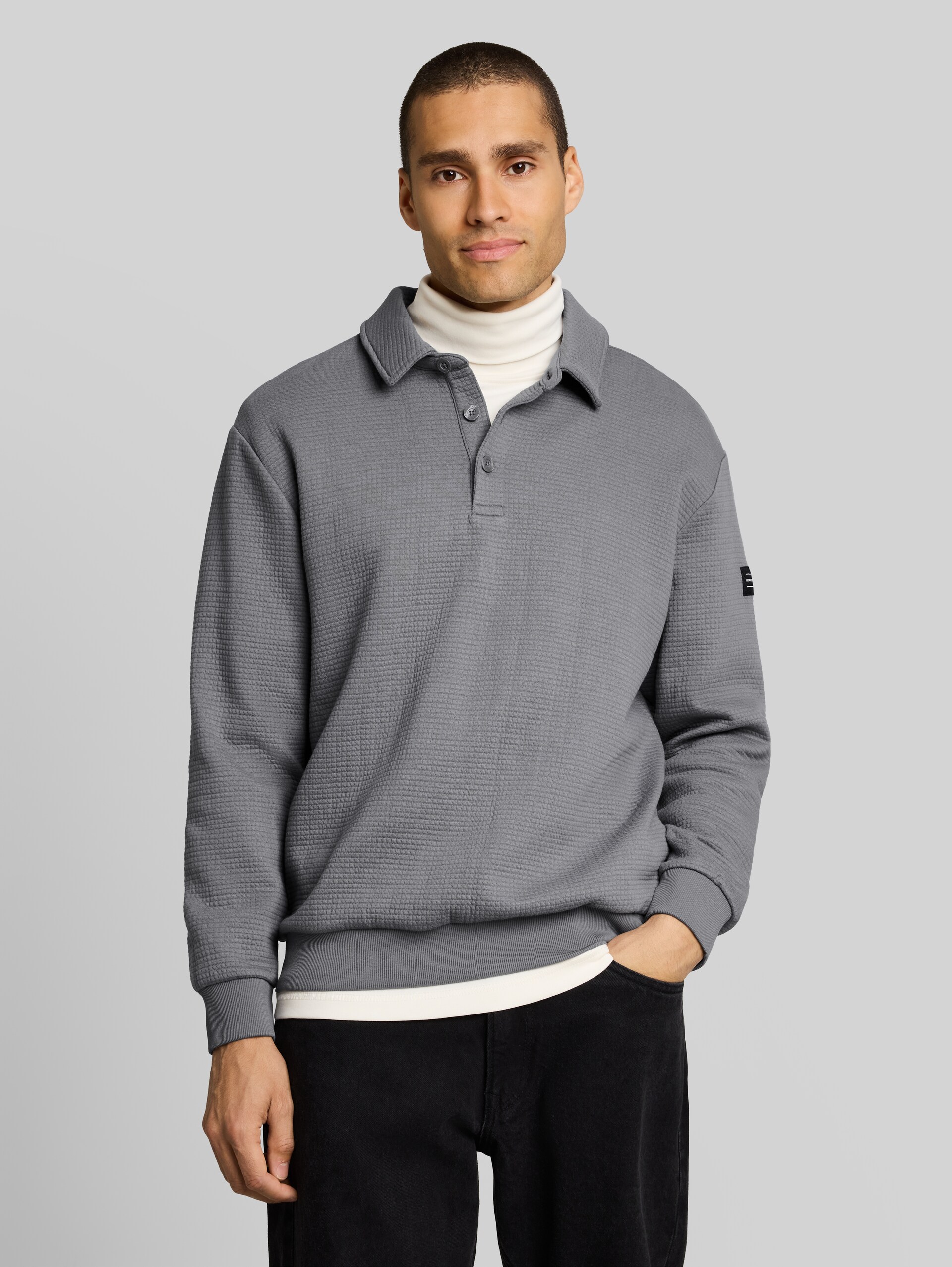Relaxed Fit Sweatshirt mit Polokragen - classic grey - Ausschnitt Model-Vorderansicht
